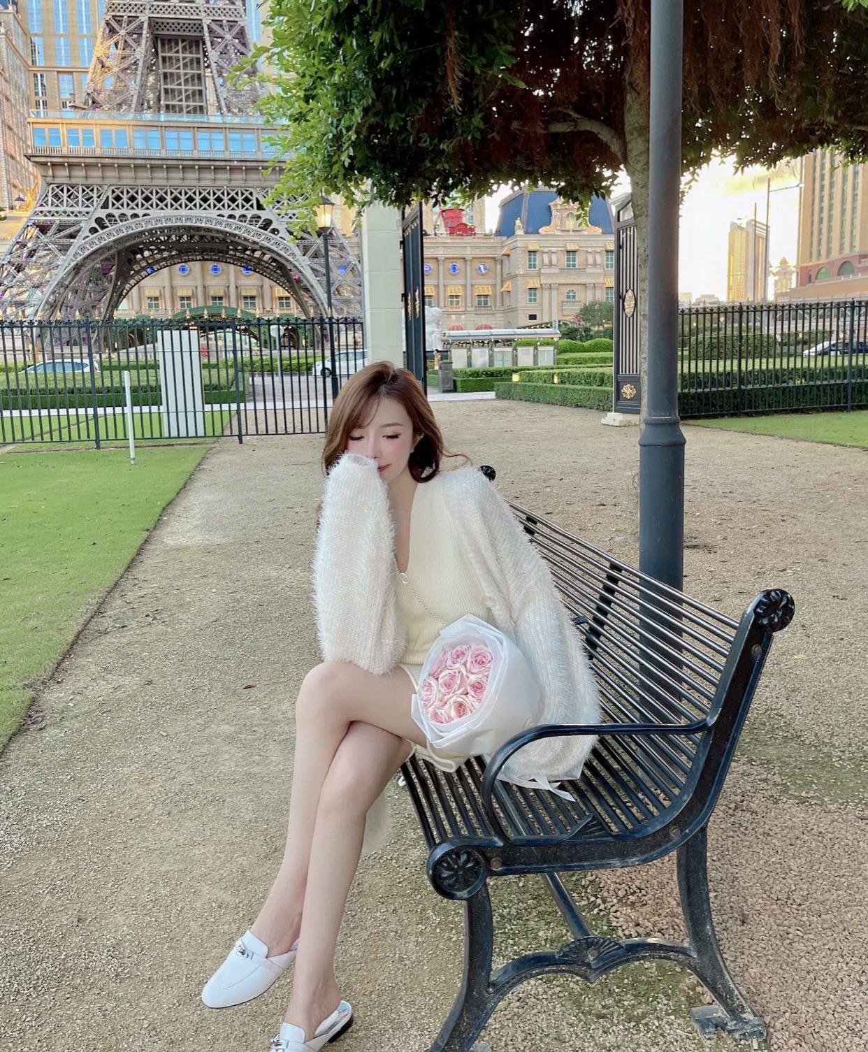 NO:253888,Super beautiful beige kelly mules, beautiful on the feet, invincible and versatile, paired with classic palladium-plated Kelly shoe buckles to create a daily elegance, half-drag19860909超好看的米白kelly穆勒鞋,上脚很美,无敌百搭,搭配经典镀钯Kelly鞋扣,打造日常优雅风范,半拖,Women's Shoes