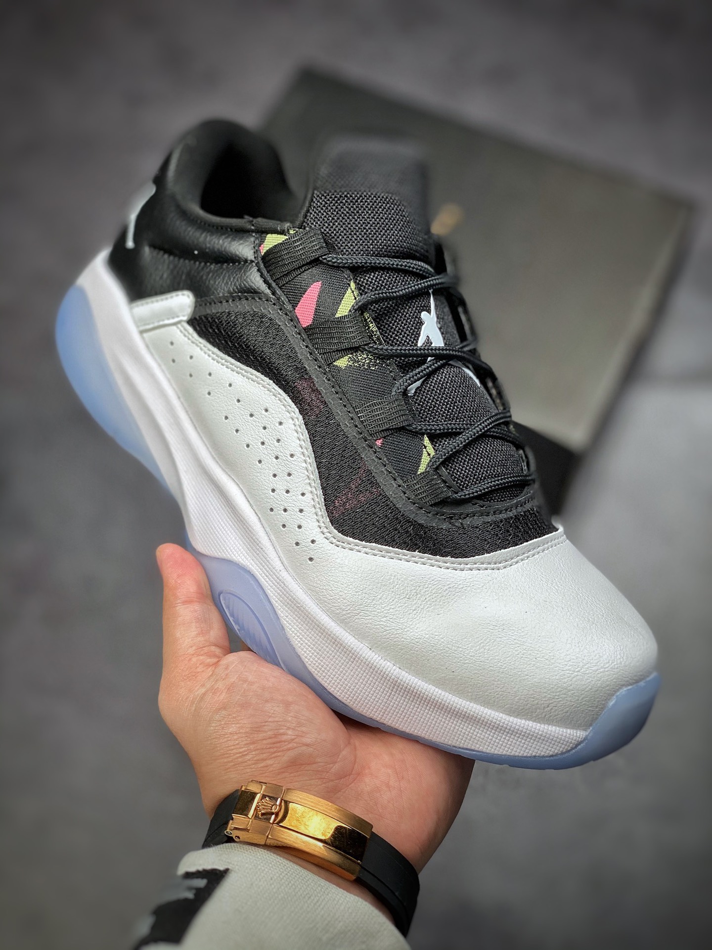 200  AIR JORDAN Air Jordan 11 Cmft Low 官方同步上架实战篮球鞋 CW0784-104