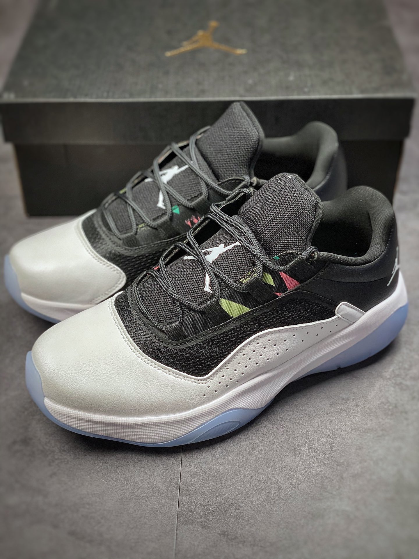 200  AIR JORDAN Air Jordan 11 Cmft Low 官方同步上架实战篮球鞋 CW0784-104