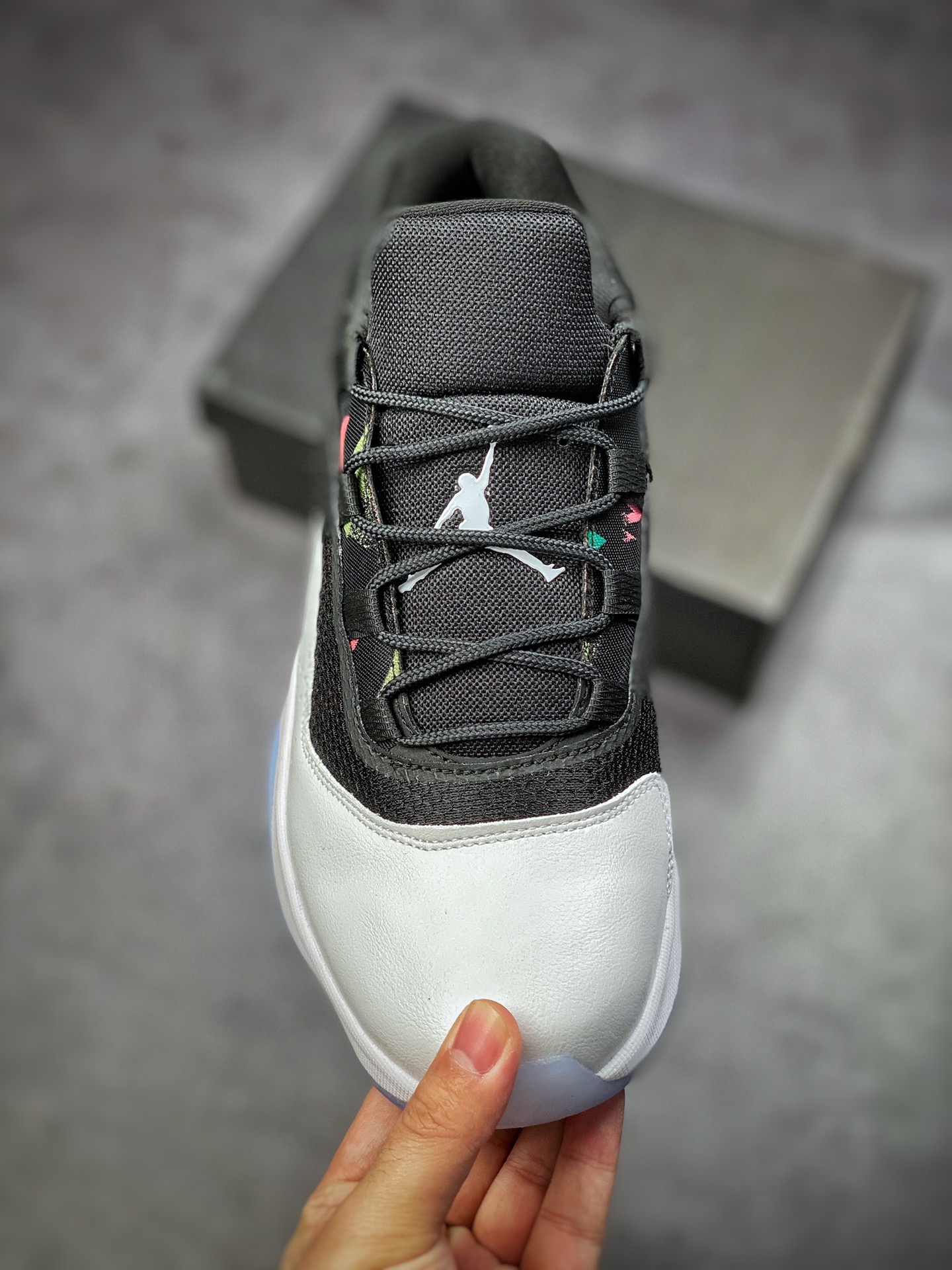 200  AIR JORDAN Air Jordan 11 Cmft Low 官方同步上架实战篮球鞋 CW0784-104