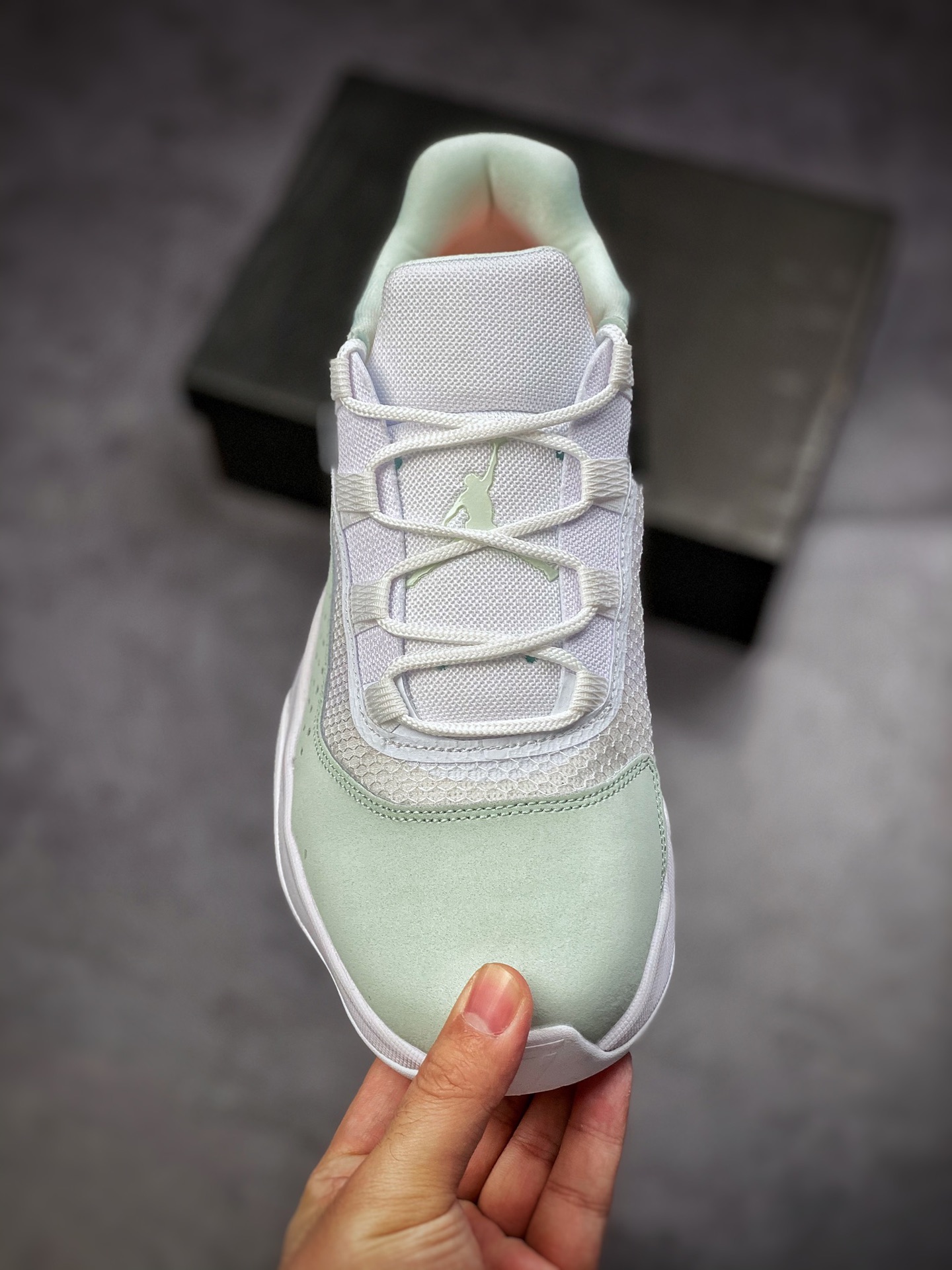 200  AIR JORDAN Air Jordan 11 Cmft Low 官方同步上架实战篮球鞋  CW0784-300