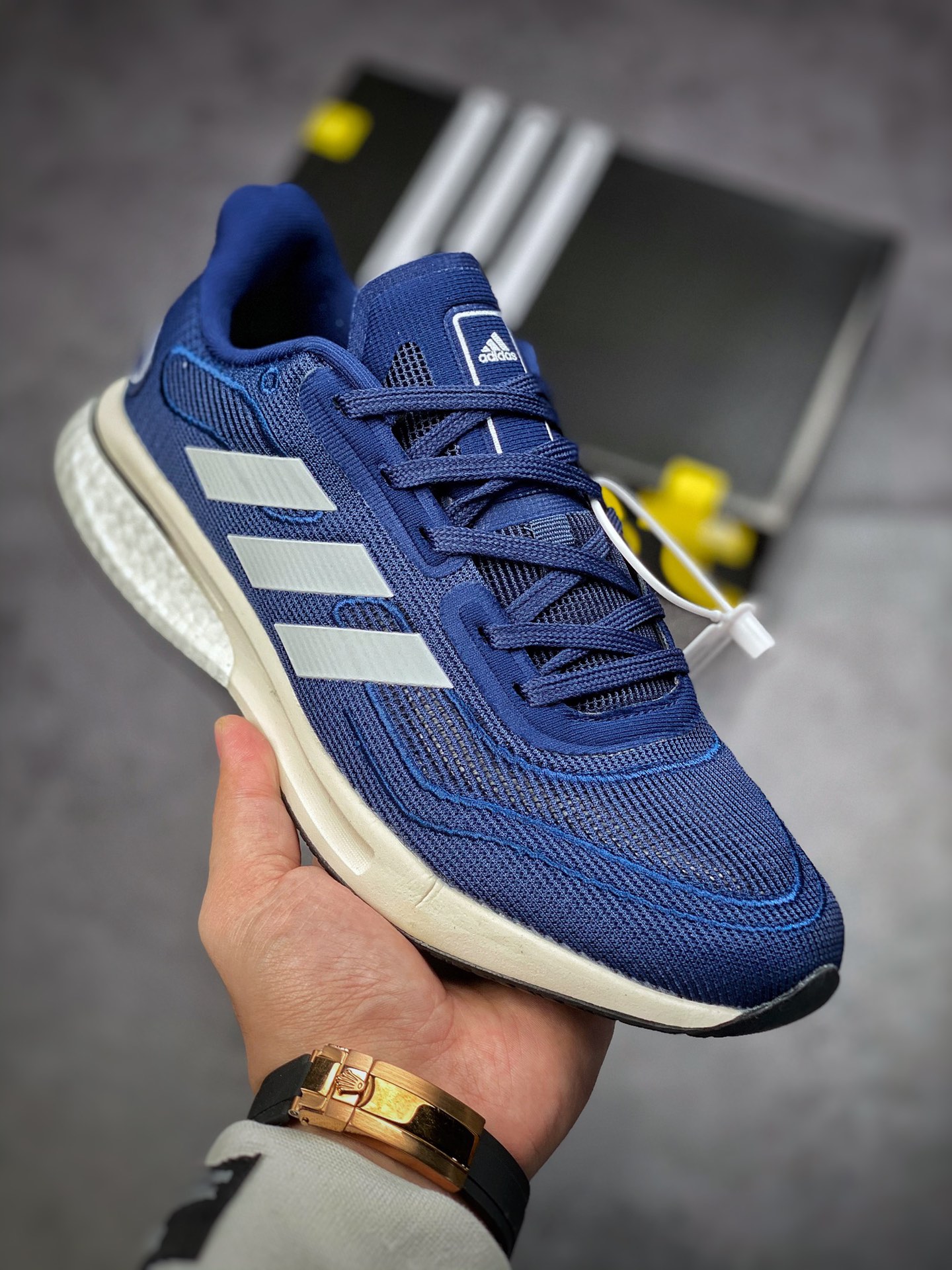 200  Adidas Supernova M 马拉松赛事休闲运动跑步鞋FV7421