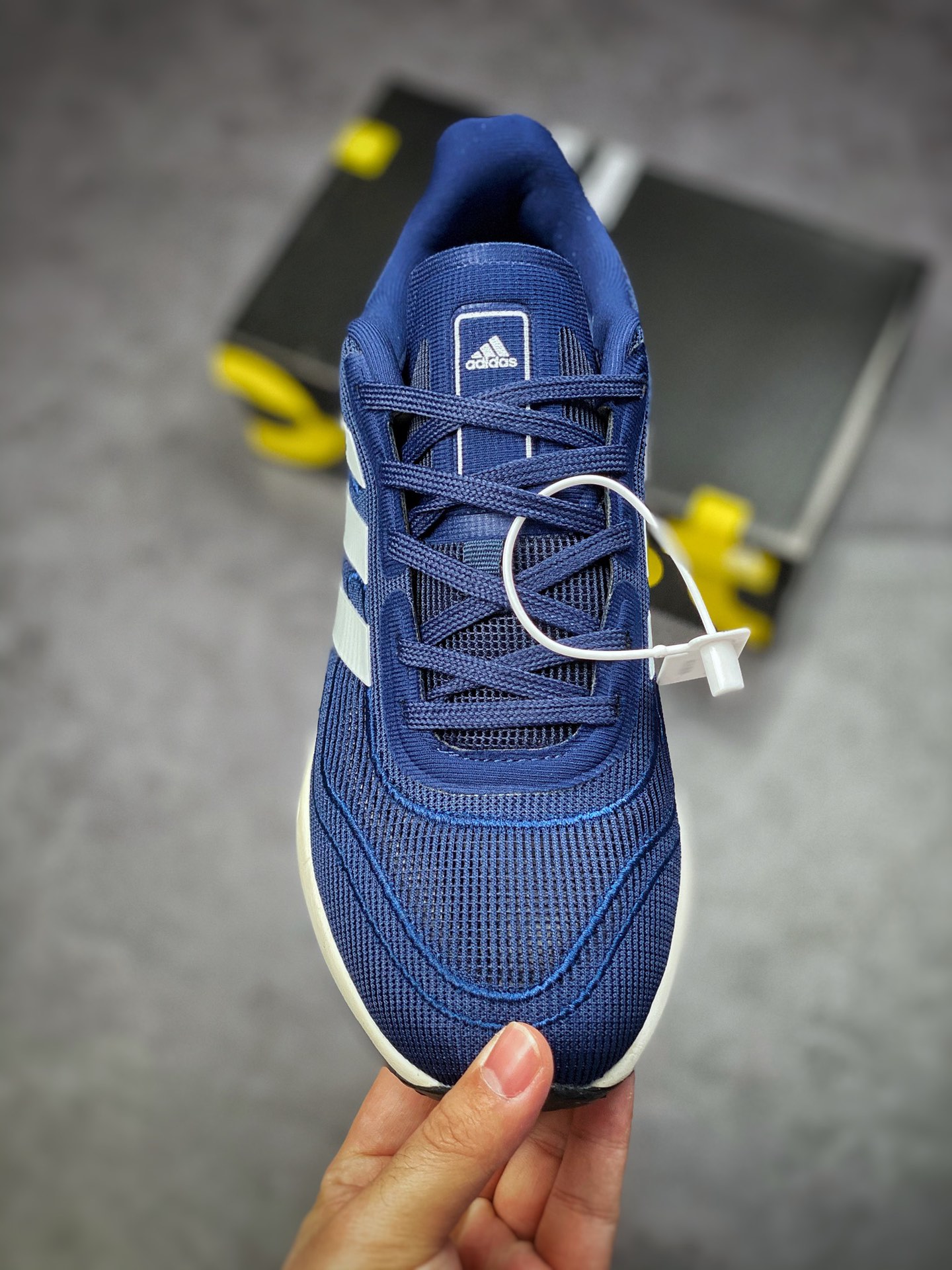 200  Adidas Supernova M 马拉松赛事休闲运动跑步鞋FV7421