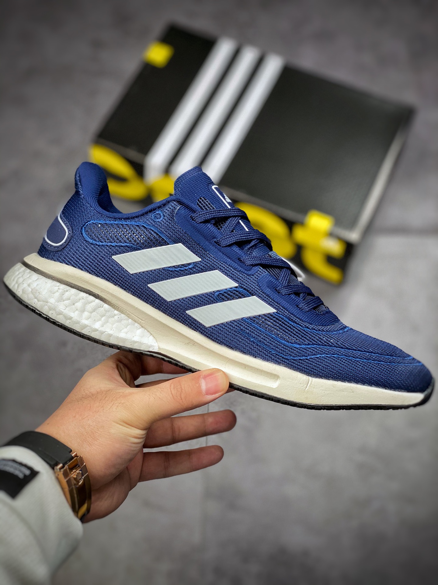 200  Adidas Supernova M 马拉松赛事休闲运动跑步鞋FV7421
