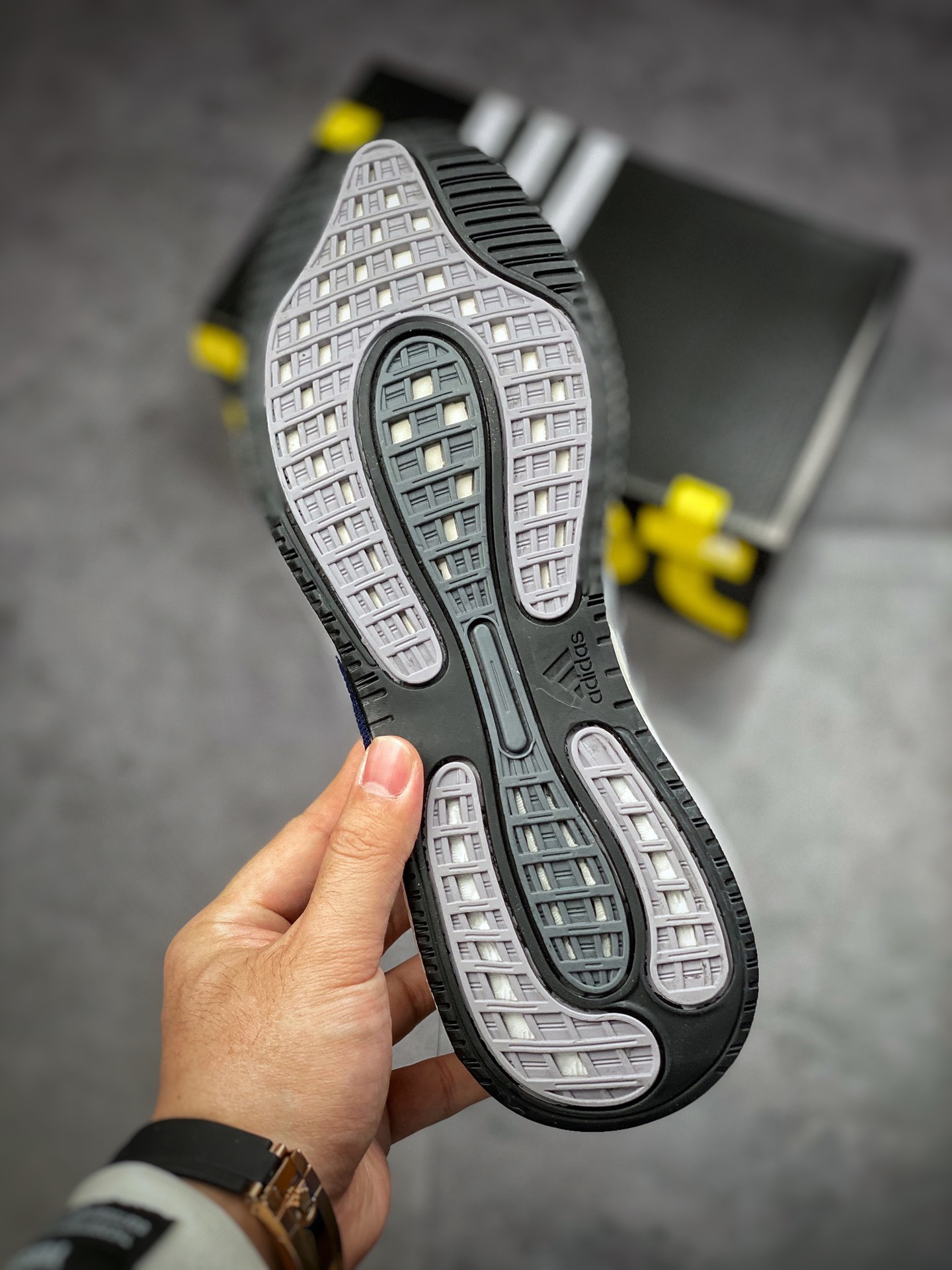 200  Adidas Supernova M 马拉松赛事休闲运动跑步鞋FV7421
