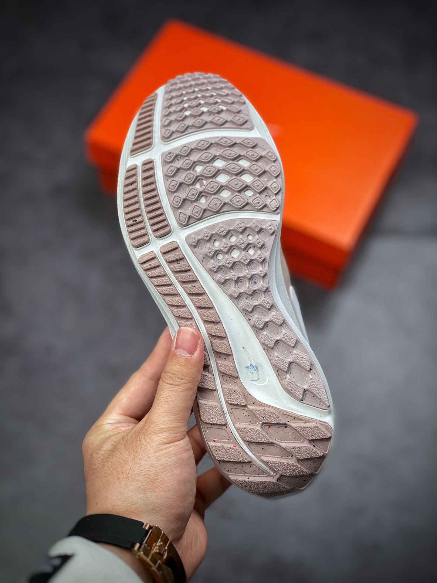 190  Nike Air Zoom Pegasus 39 登月39代网面透气跑鞋/粉白 DH4072-601