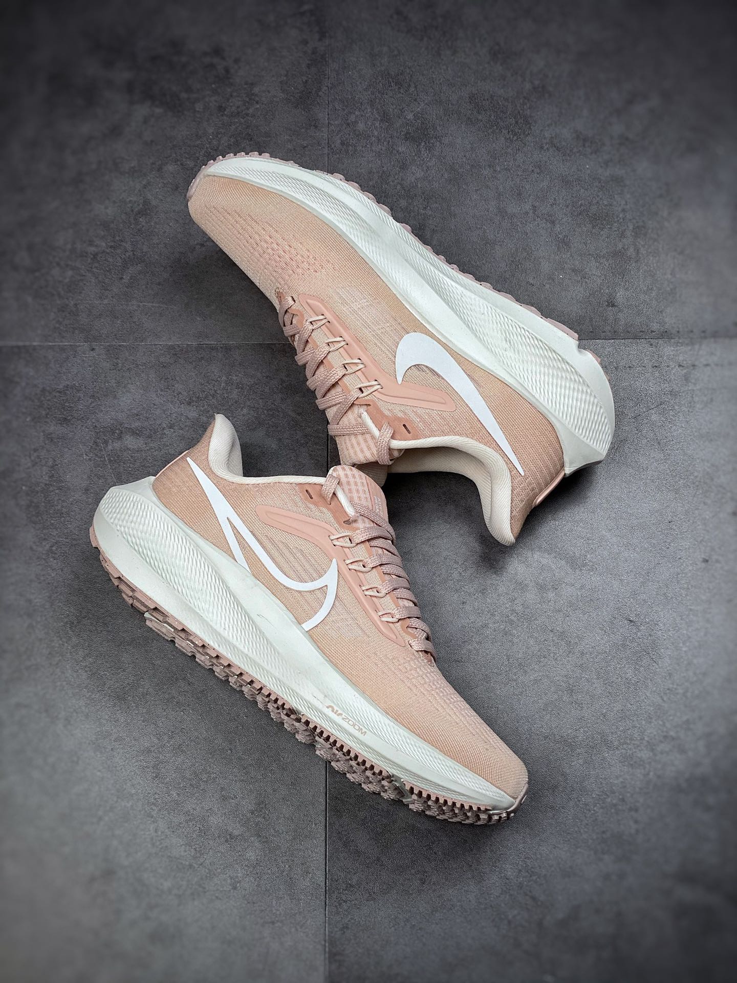 190  Nike Air Zoom Pegasus 39 登月39代网面透气跑鞋/粉白 DH4072-601