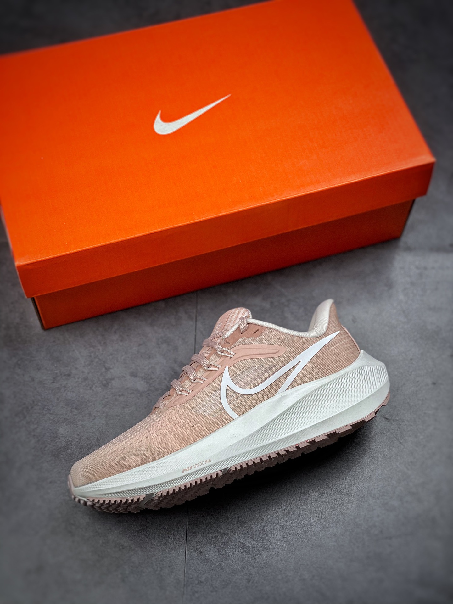 190  Nike Air Zoom Pegasus 39 登月39代网面透气跑鞋/粉白 DH4072-601