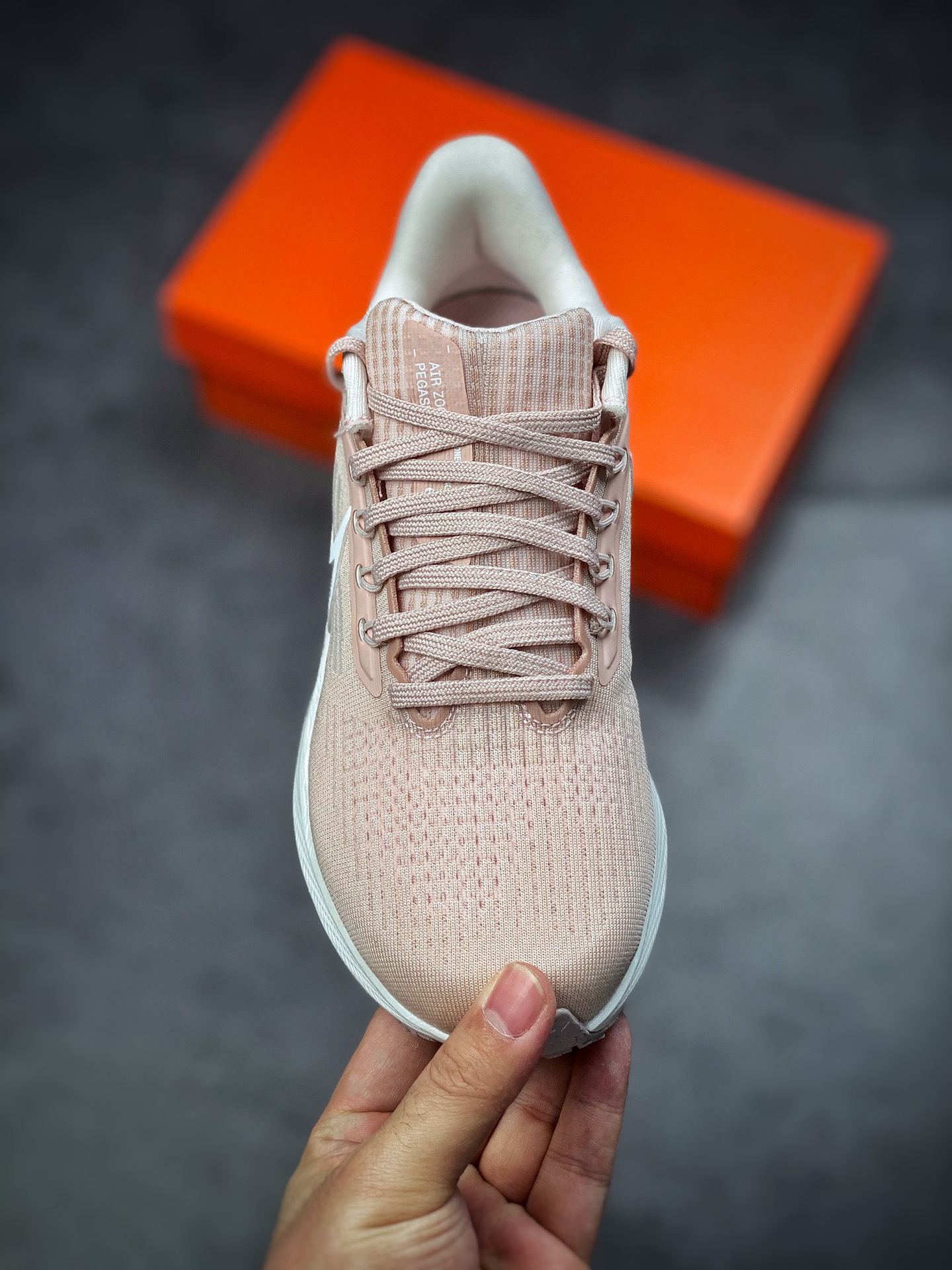 190  Nike Air Zoom Pegasus 39 登月39代网面透气跑鞋/粉白 DH4072-601