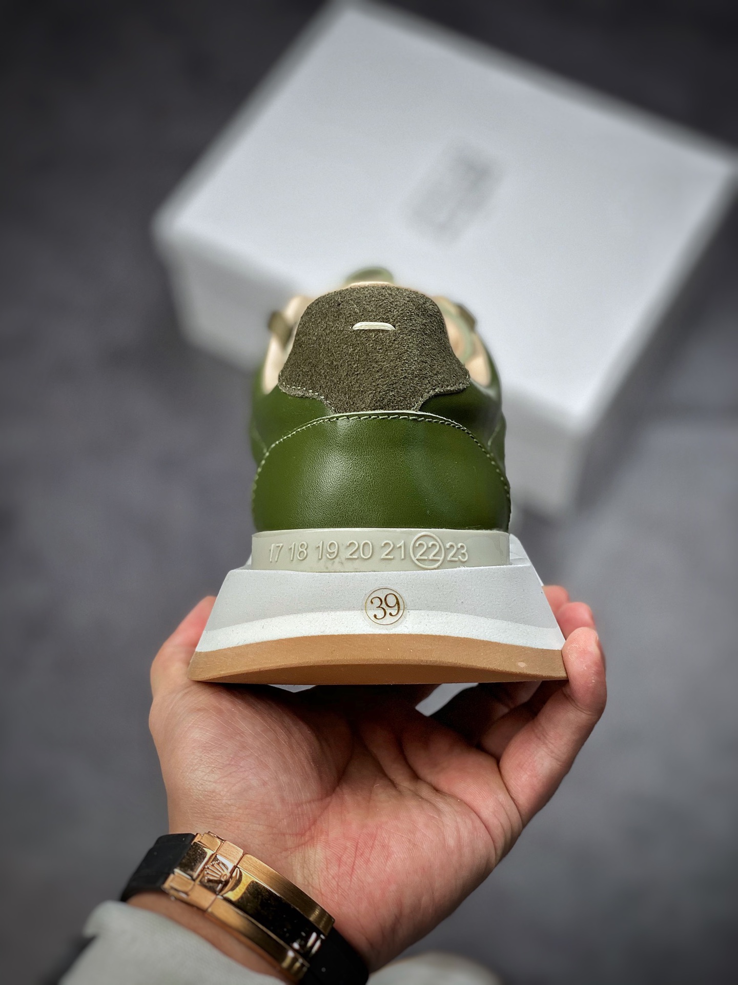 400   Runner Evolution Retro Low Sneakers 进化版英训风解构低帮复古百搭休闲运动慢跑鞋