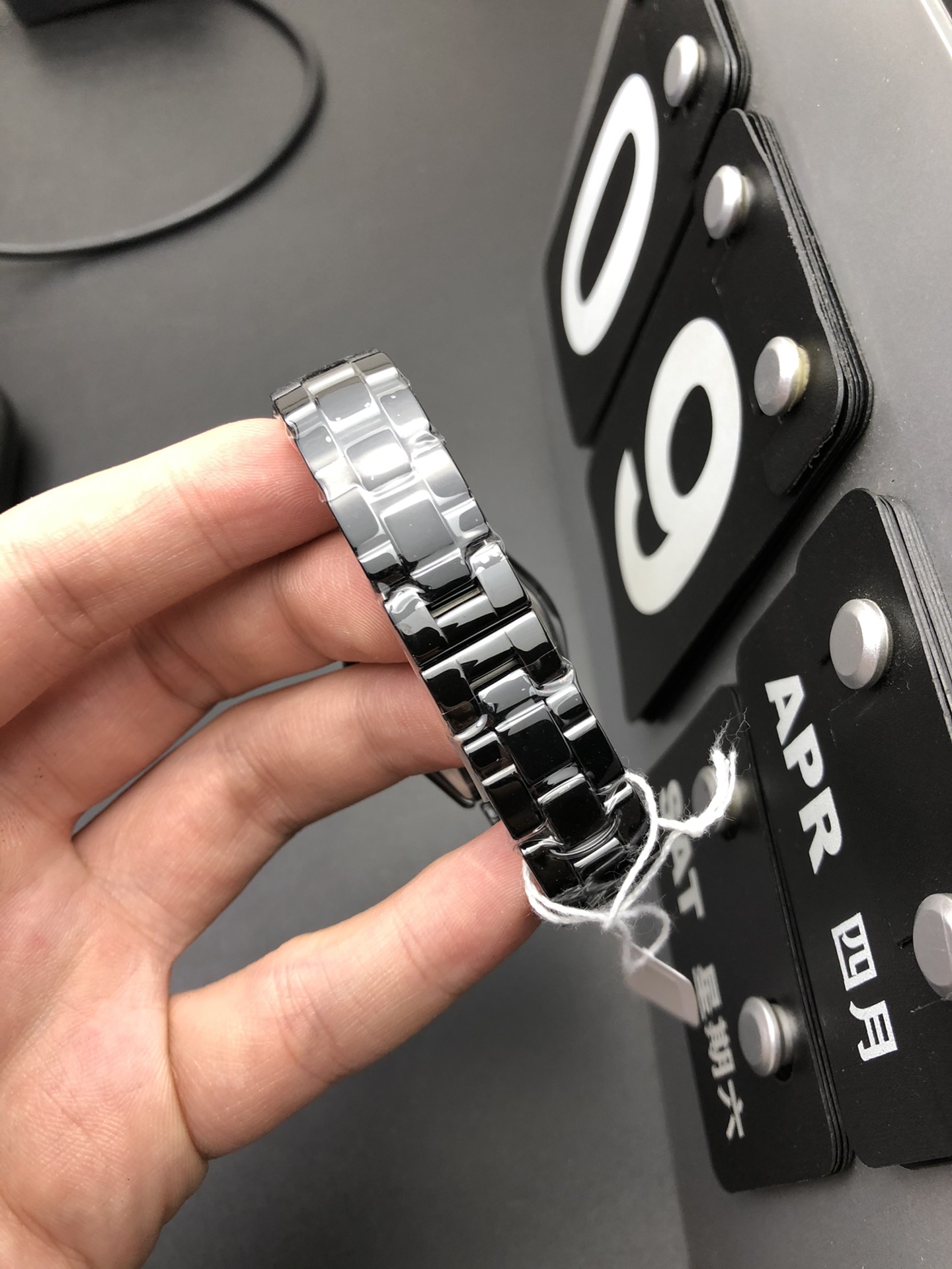 Chanel EAST 陶瓷新品——香奈儿J12系列33腕表