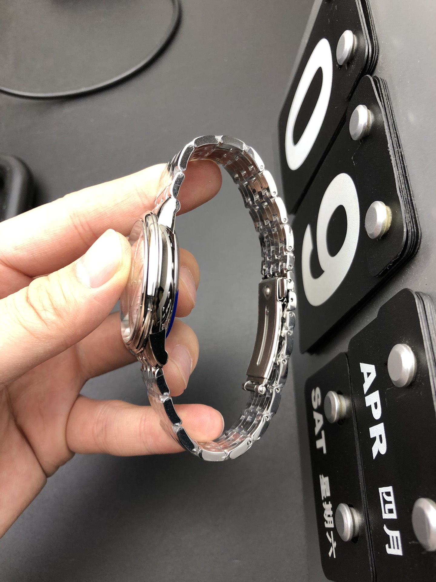 Omega MKS 蝶飞