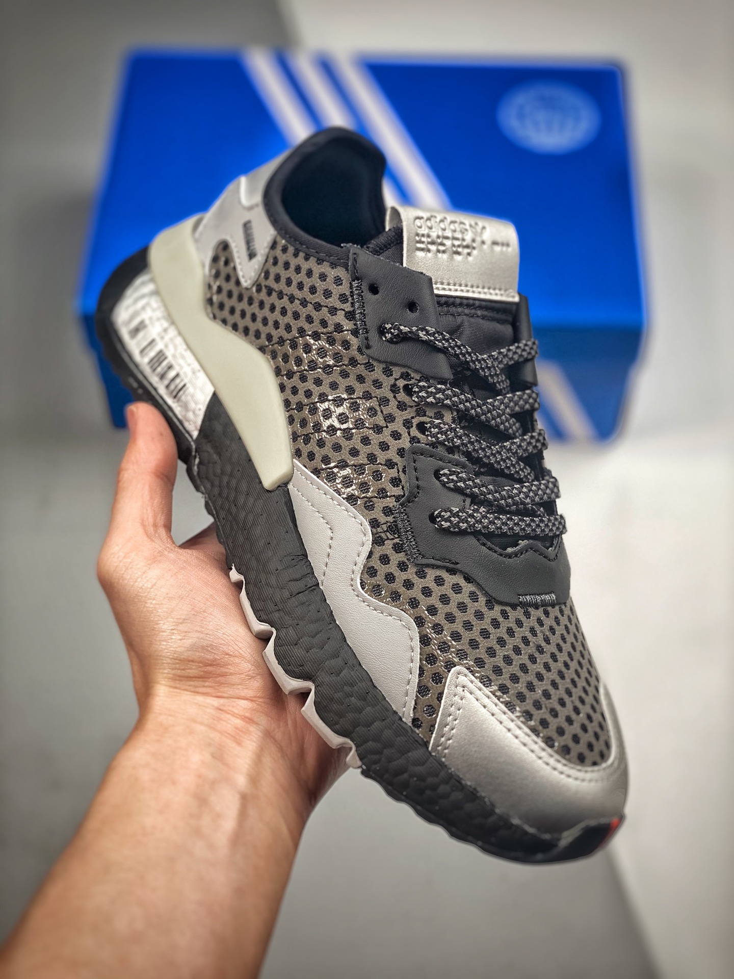 -2 Adidas/Adidas Nite Jogger Trébol Corredor nocturno Zapatillas de running retro Material original de fábrica Suela or…