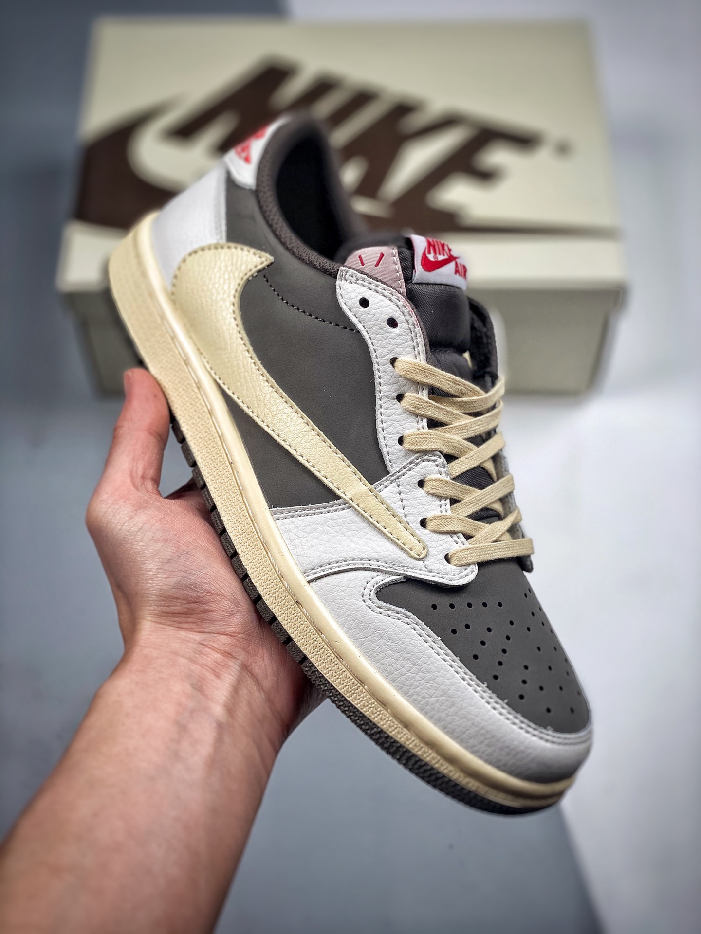 -4 Travis Scott x Air Jordan 1, blanco/marrón con swoosh invertido, AJ1乔1, colaboración TS con swoosh invertido, zapati…