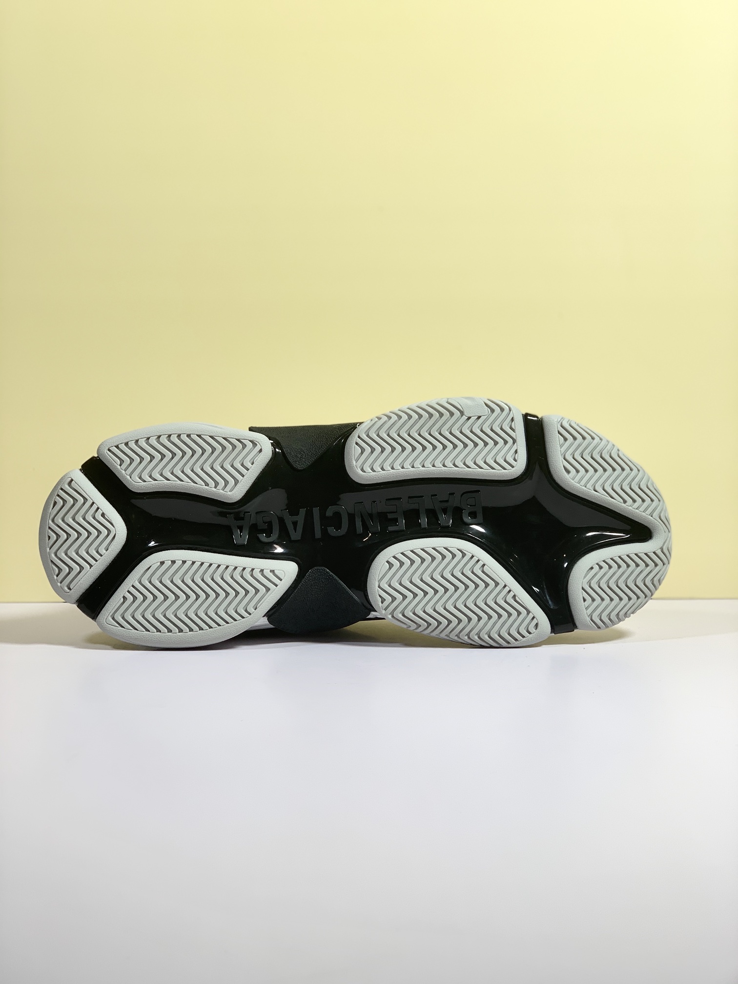 balenciaga shoe P Channel Advantage Wholesale Available！ — photo 4