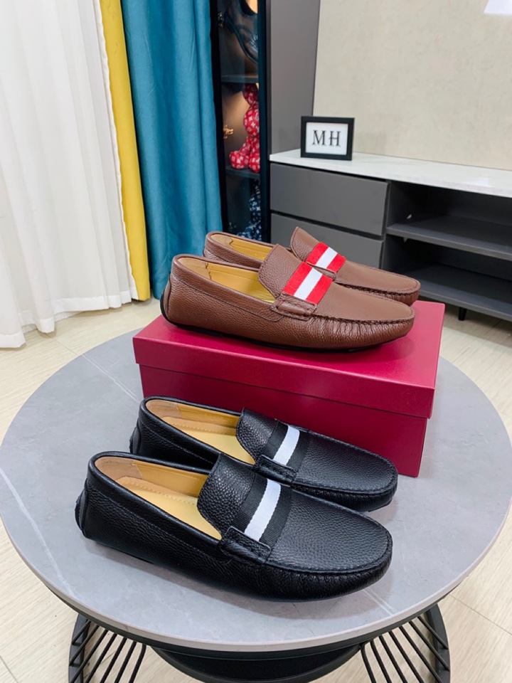 J0  内配有包装巴利豆豆男鞋 众多明星追捧男士超A超潮款✅时尚休闲驾车便鞋豆豆鞋 进口真皮面料 超滑质感 吸汗透气 法国乐福套脚设计风格 👟低调大方 上脚效果超赞..男鞋