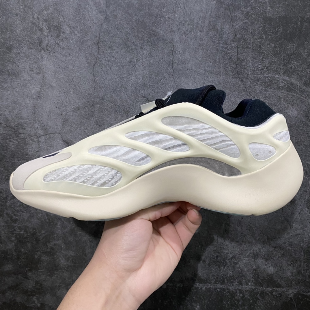 图片[2]-LW老汪版本Yeezy700v3白异形 随着G5的倒闭 其他版本陆续清货 老汪版的异形已经是目前市售最高版本了 实拍如下 不解释细节了，终端供货 尺码：36-47-选品中心