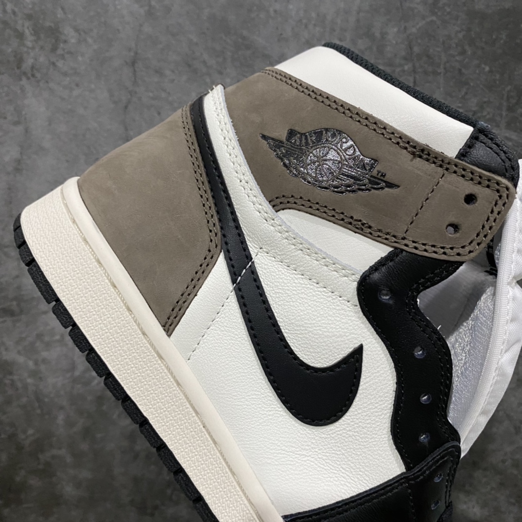 图片[7]-莞产纯原AJ1小倒钩男鞋 原厂皮料 正确鞋型 完美后跟收腰 勾子做工秒杀市场各种所谓纯原，高价零售必推版本 实拍是男鞋 尺码：40.5-47.5-选品中心