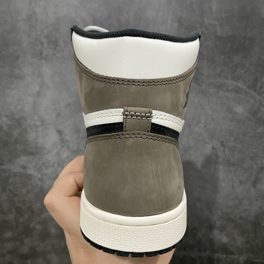 图片[4]-莞产纯原AJ1小倒钩男鞋 原厂皮料 正确鞋型 完美后跟收腰 勾子做工秒杀市场各种所谓纯原，高价零售必推版本 实拍是男鞋 尺码：40.5-47.5-选品中心