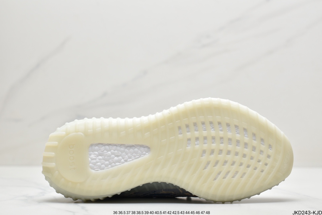 160 联乘侃爷Kanye West x Adidas Yeezy Boost 350 V2”Light” 棉花白百搭轻便慢跑鞋GW3775