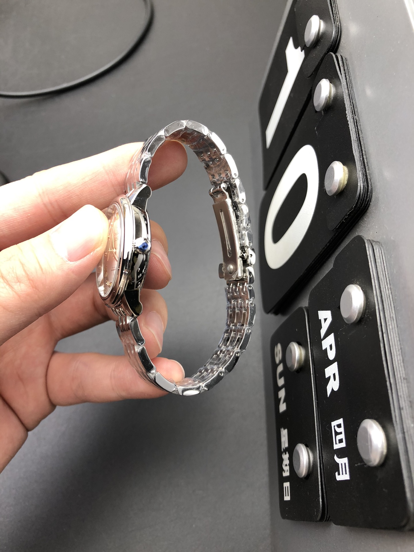 Omega MKS 女蝶飞