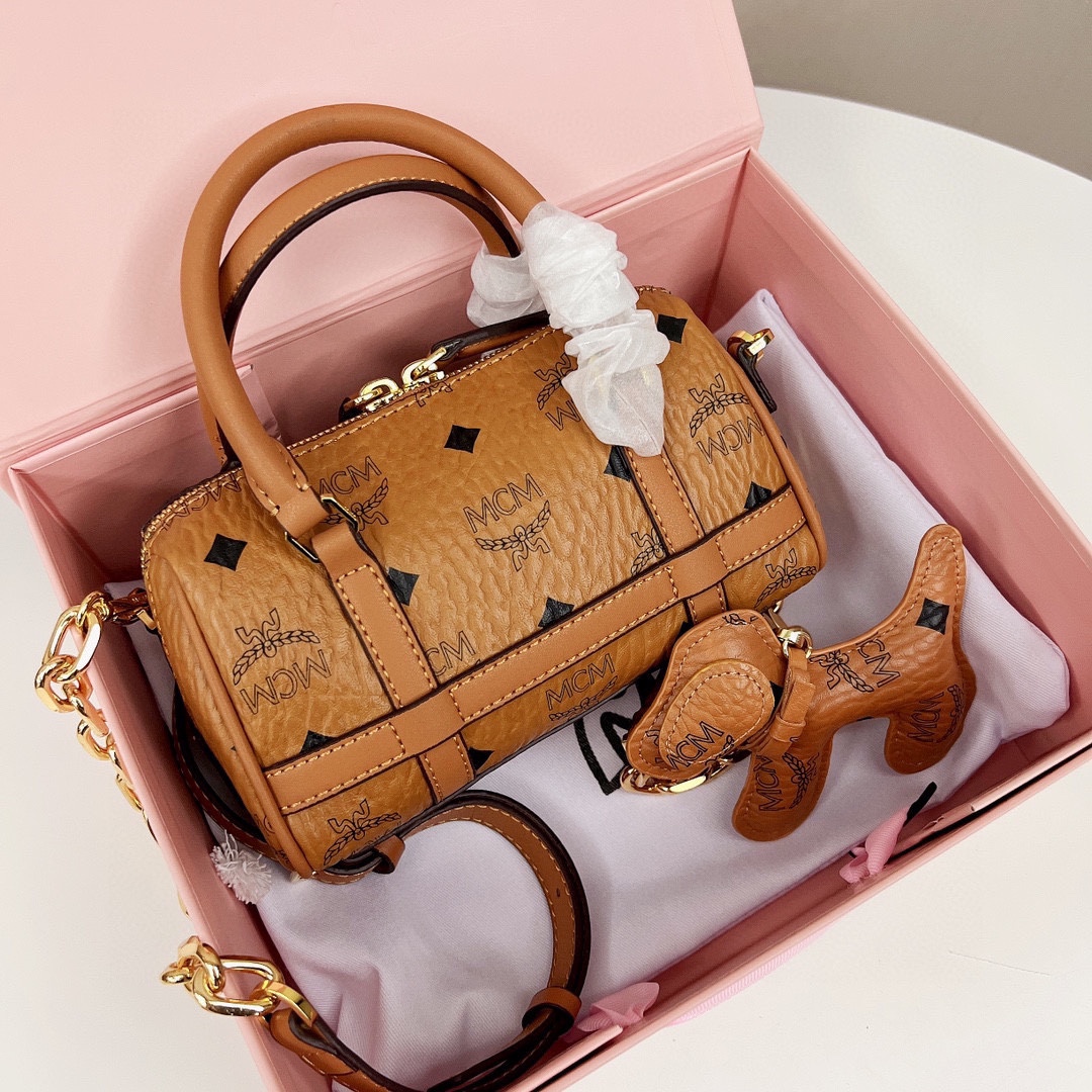 J0  MCM波士顿枕头包