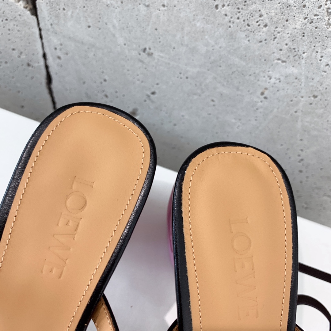 “Loewe 2022 Sandals: Unconventional, Artistic, and Intriguing Accessories Collection” - 图片 7