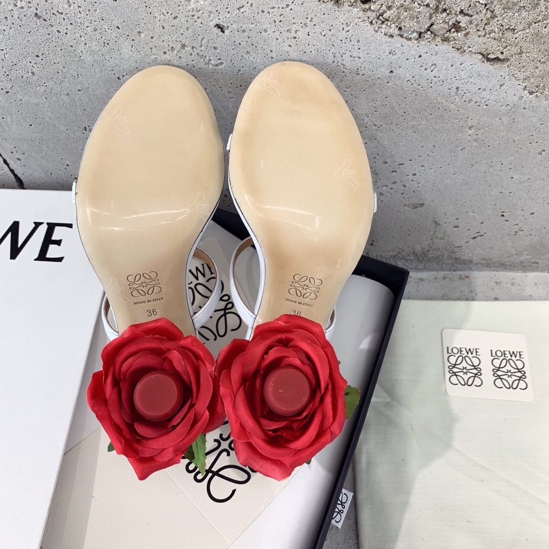 “Loewe’s 2022 Story Sandals: Unique Items with Visual Impact Beyond Shoes” - 图片 9