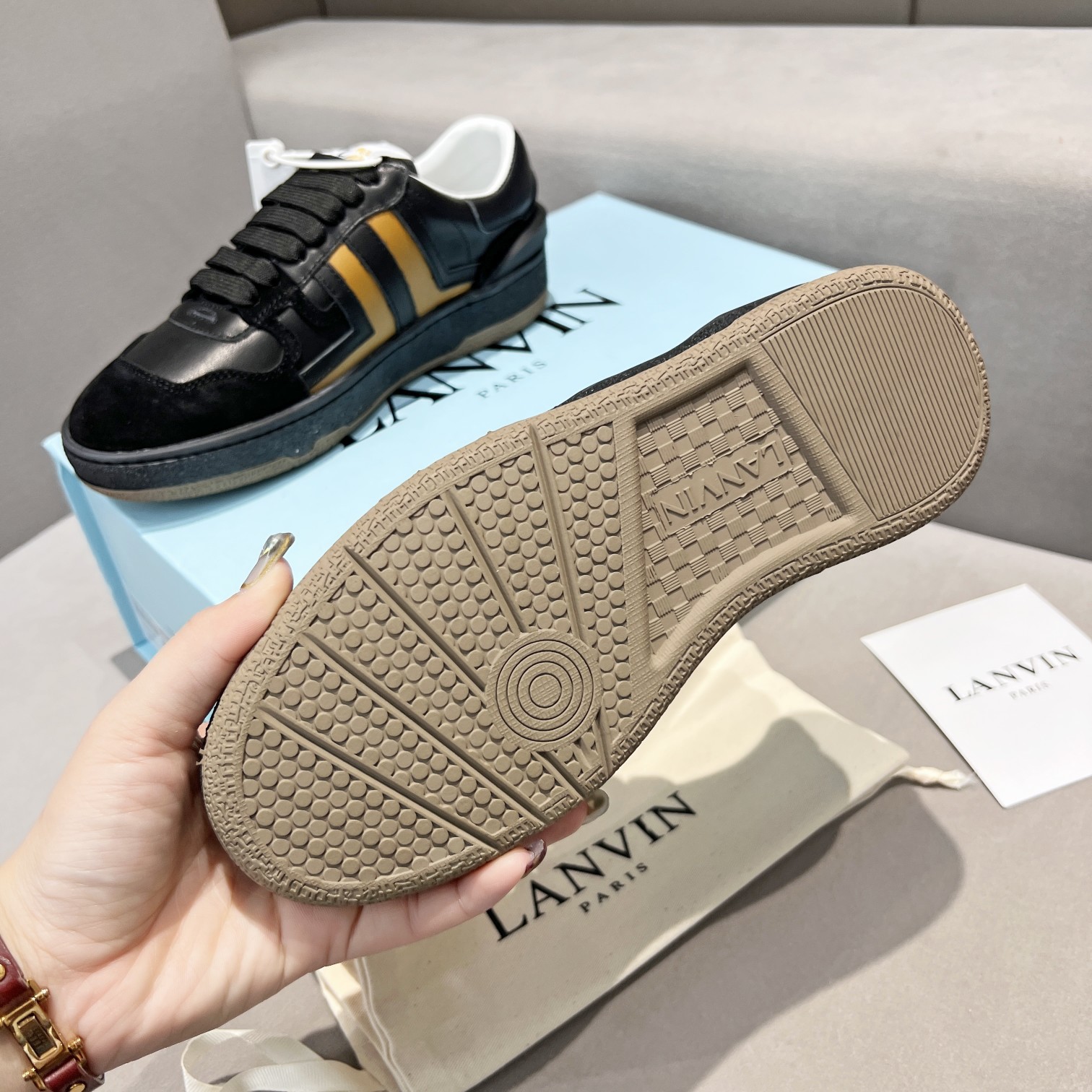 You Are Searching LANVIN Supplier On clothesyupoo.com | Yupoo