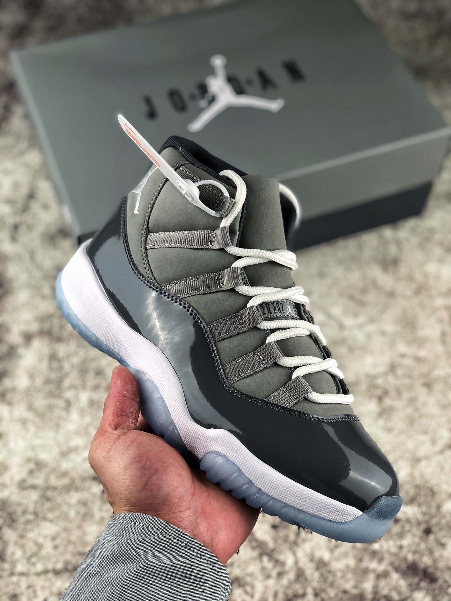 本地自取 终端放货
Air Jordan 11 Low 