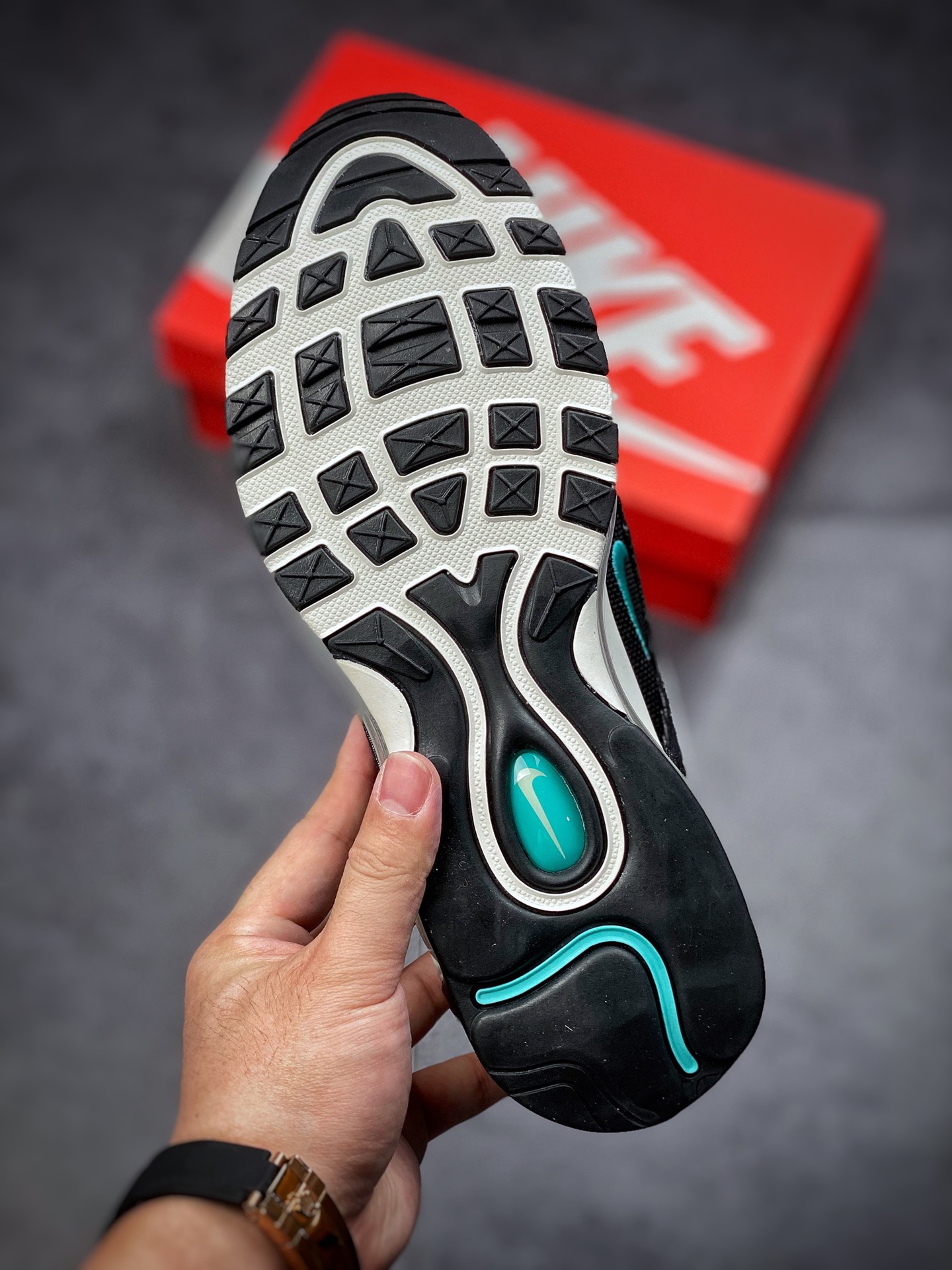 240 AIR MAX 97 黑蓝平台特供DN1893-001-莆田鞋,莆田鞋货源,高仿鞋,高仿鞋货源,安福档口,莆田高仿鞋,莆田鞋批发,高仿鞋批发,莆田高仿运动鞋,高仿运动鞋,莆田运动鞋 240 AIR MAX 97 黑蓝平台特供DN1893-001