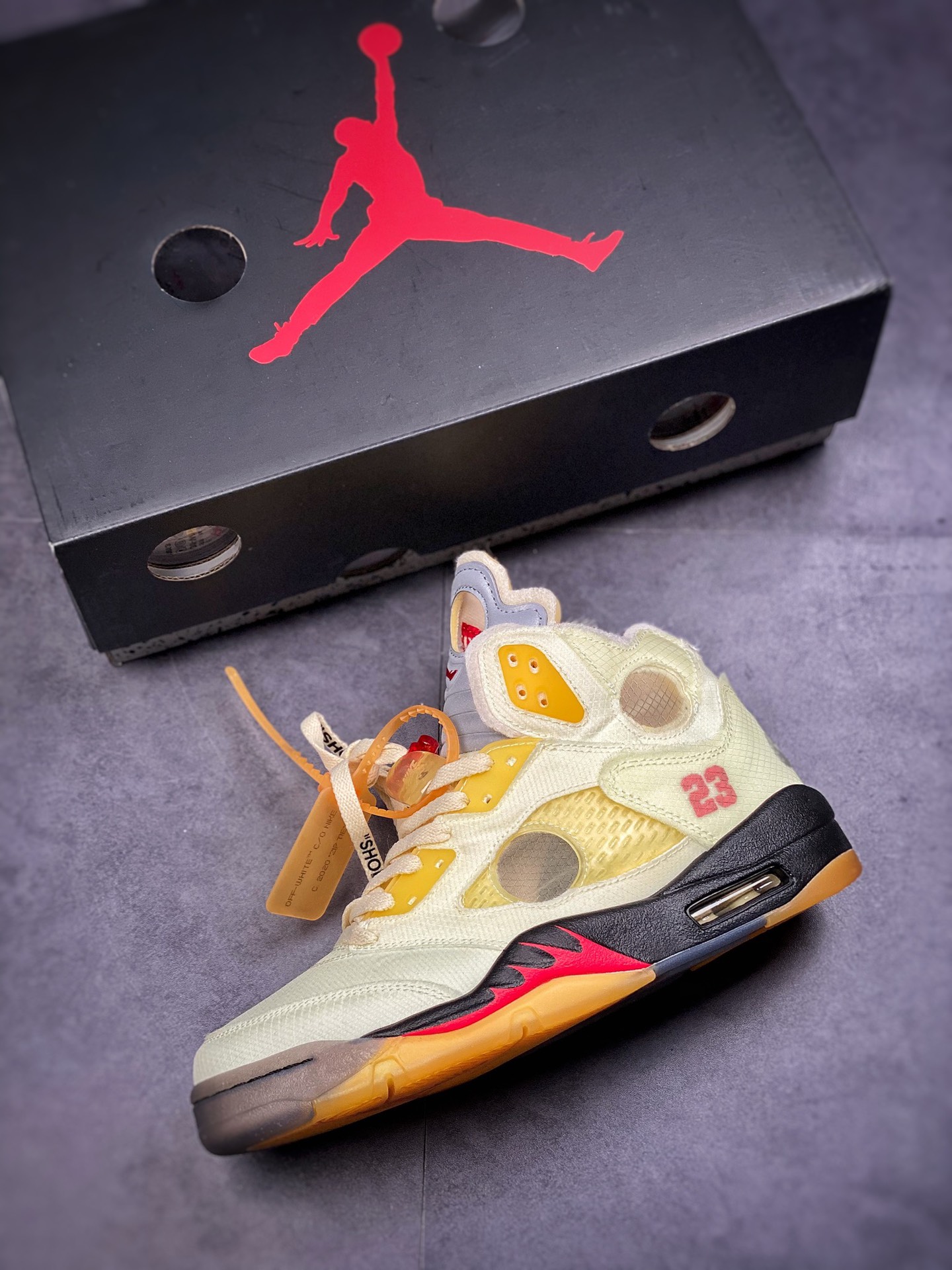 400 Air Jordan 5 x off white 联名款 AJ5 ow 乔丹5代篮球鞋/联名浅黄 DH8565-100