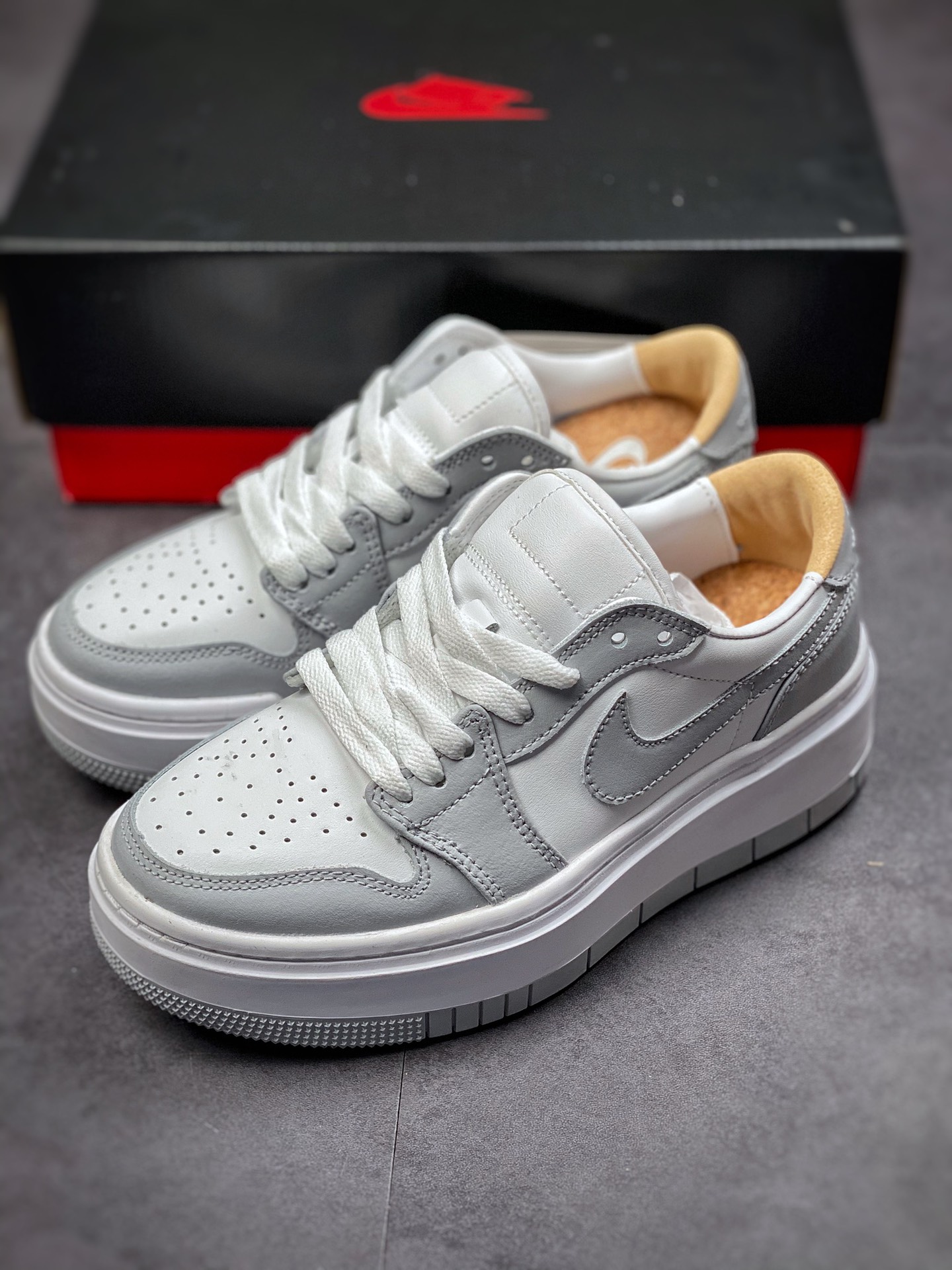180  Air Jordan 1 Elevate Low SE”Wolf Grey” 烟灰配色 DH7004-100