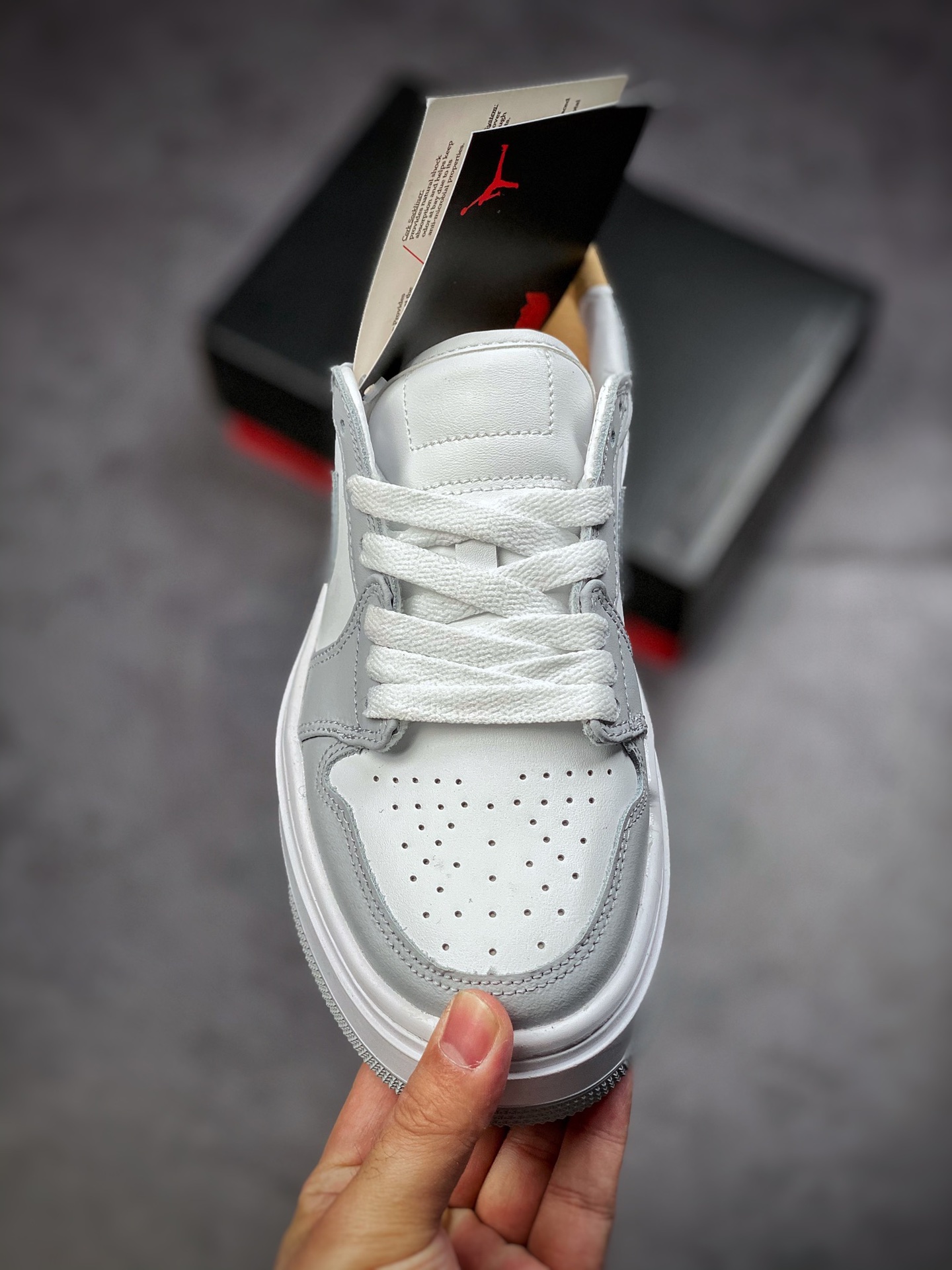 180  Air Jordan 1 Elevate Low SE”Wolf Grey” 烟灰配色 DH7004-100