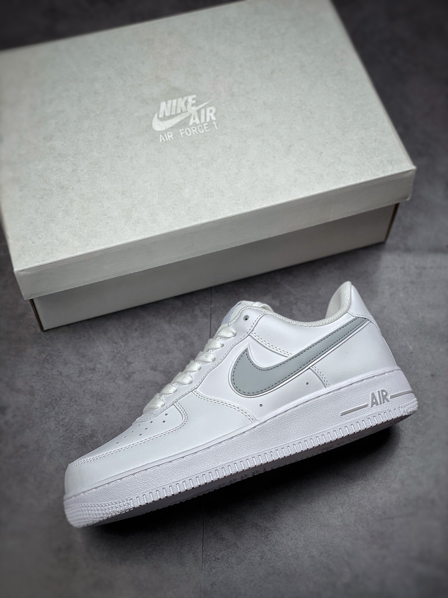 200  Nike Air Force 1 Low 07 白灰 原楦头原纸板打造纯正空军版型 AO2324-106