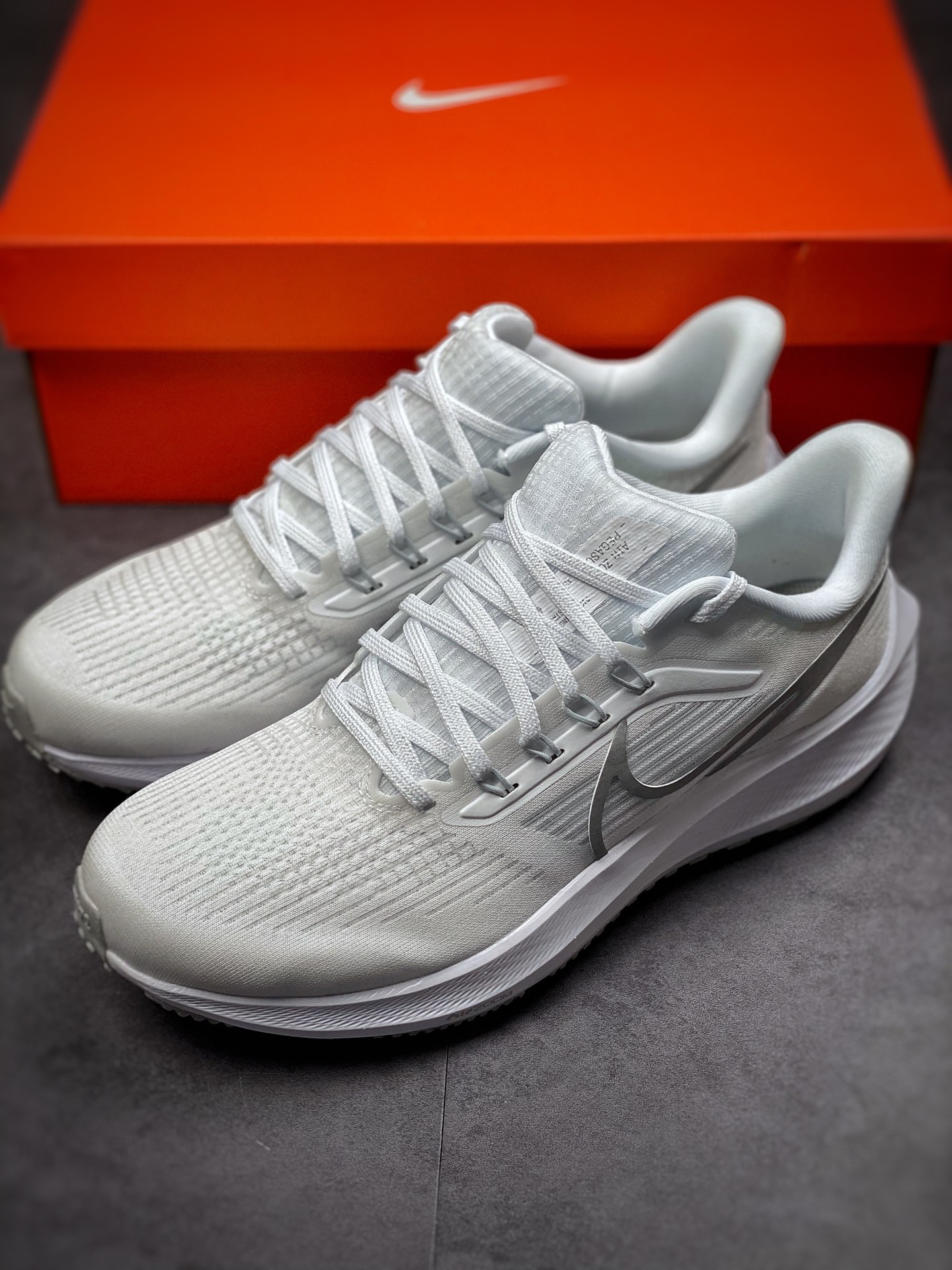 190  耐克Nike Zoom Pegasus 39代 超级飞马涡轮增压马拉松休闲运动慢跑鞋DH4071-100