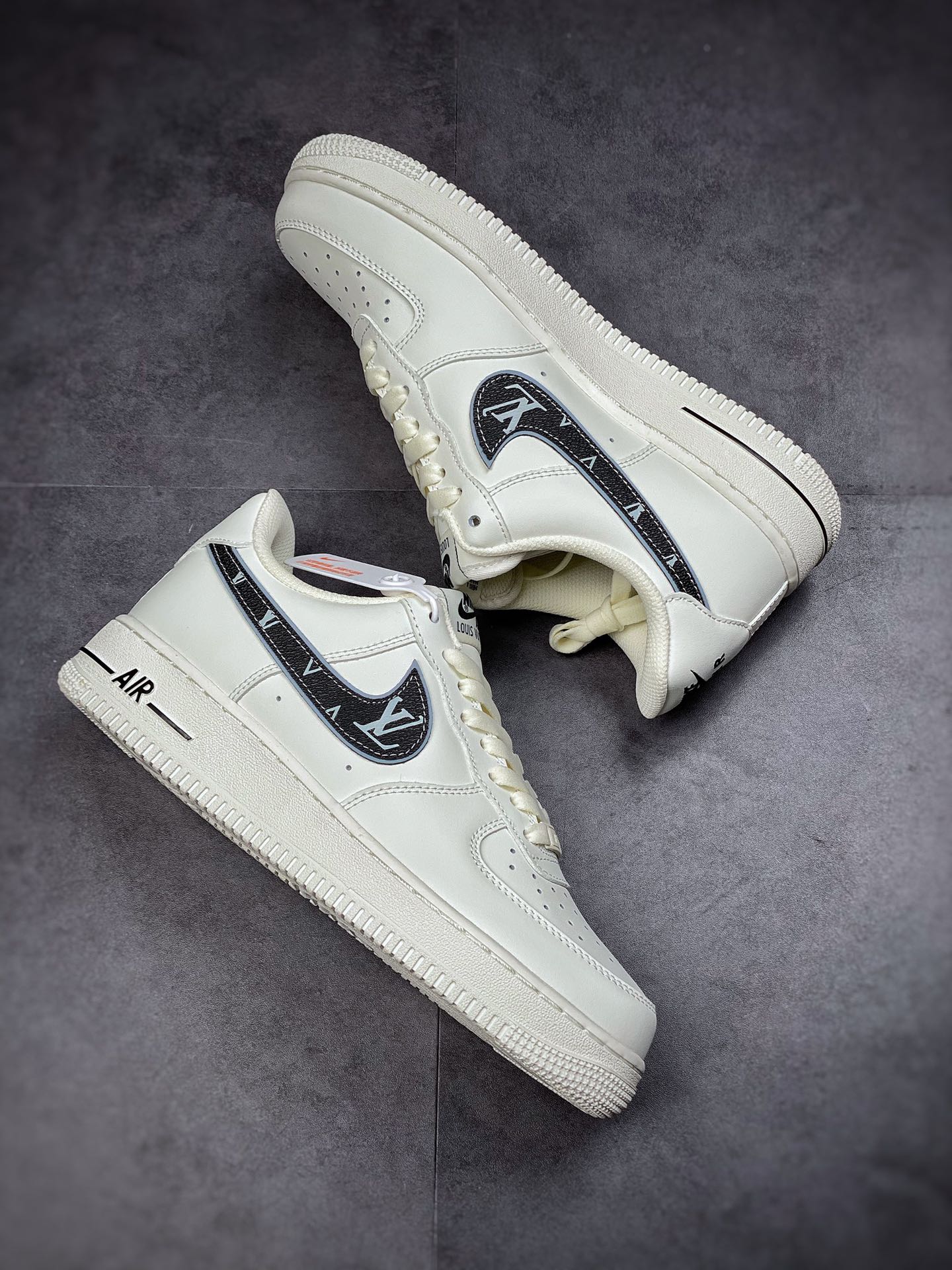 240  Nike Air Force 1 Low 07 × LV 联名米白黑 KV3696-660