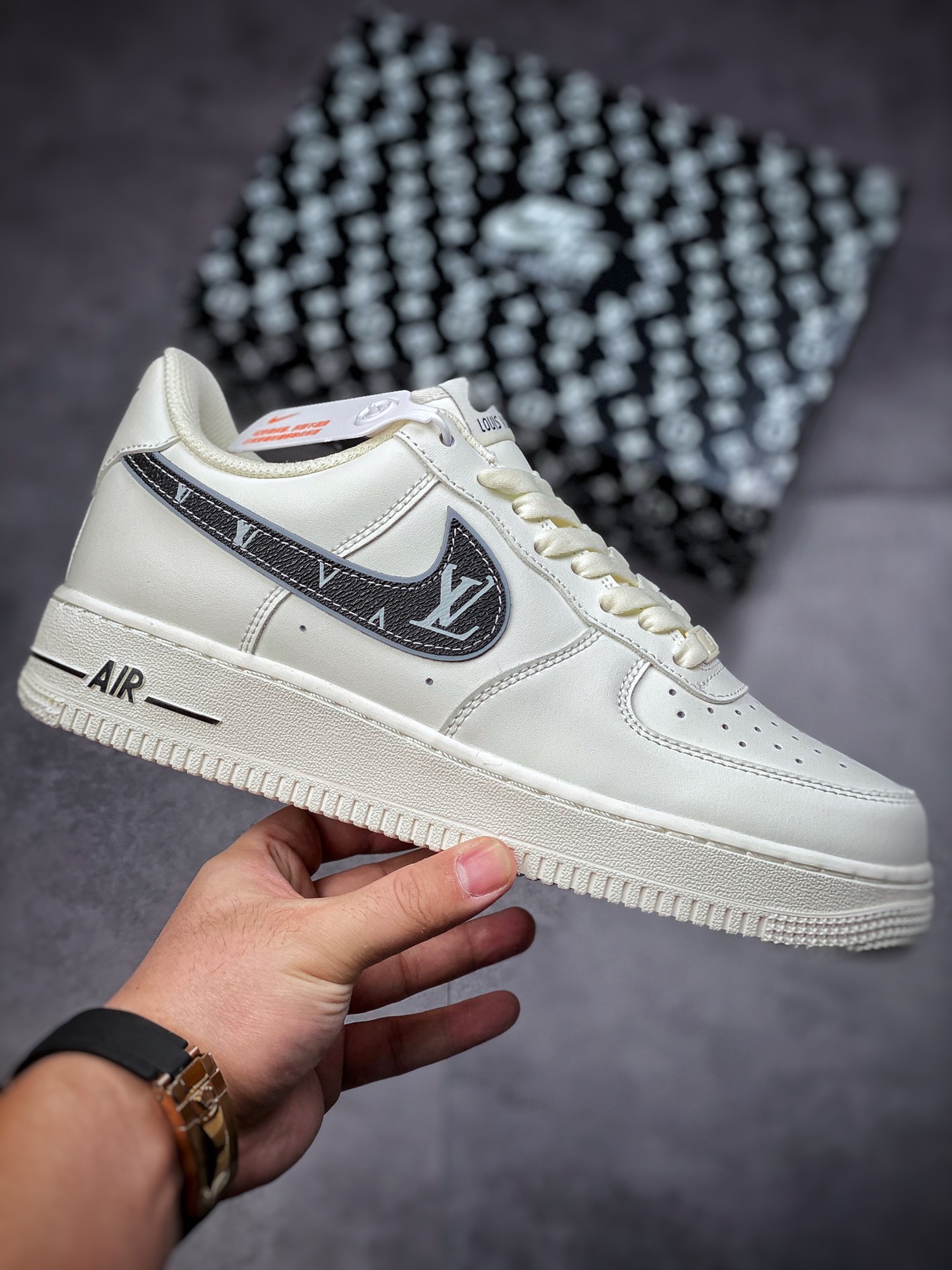 240  Nike Air Force 1 Low 07 × LV 联名米白黑 KV3696-660