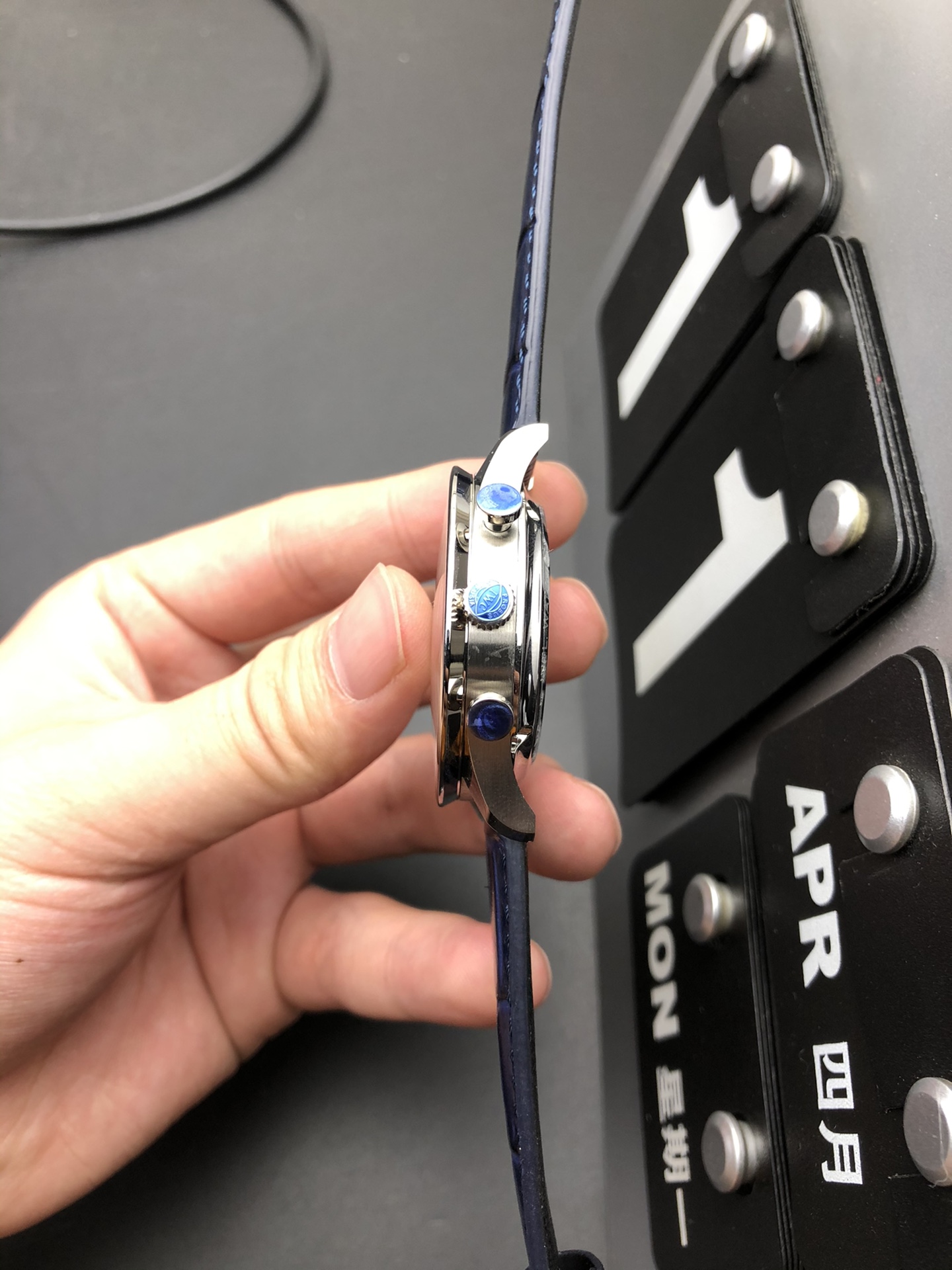 IWC 白面蓝针葡计