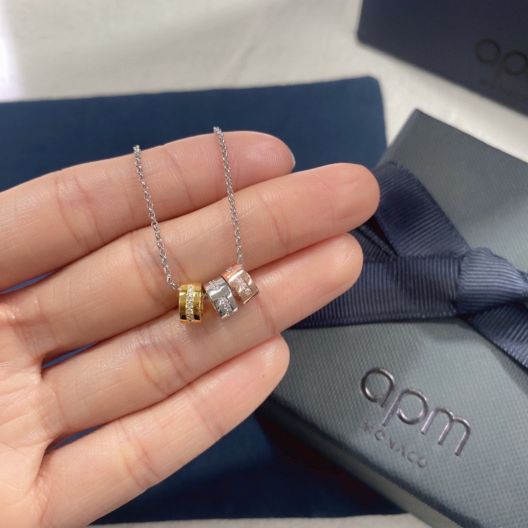  APm monaco 新品摩斯密码三色吊坠项链！潮酷的摩斯密码，让珠宝更显个性神秘，戒指饰有摩斯密码中