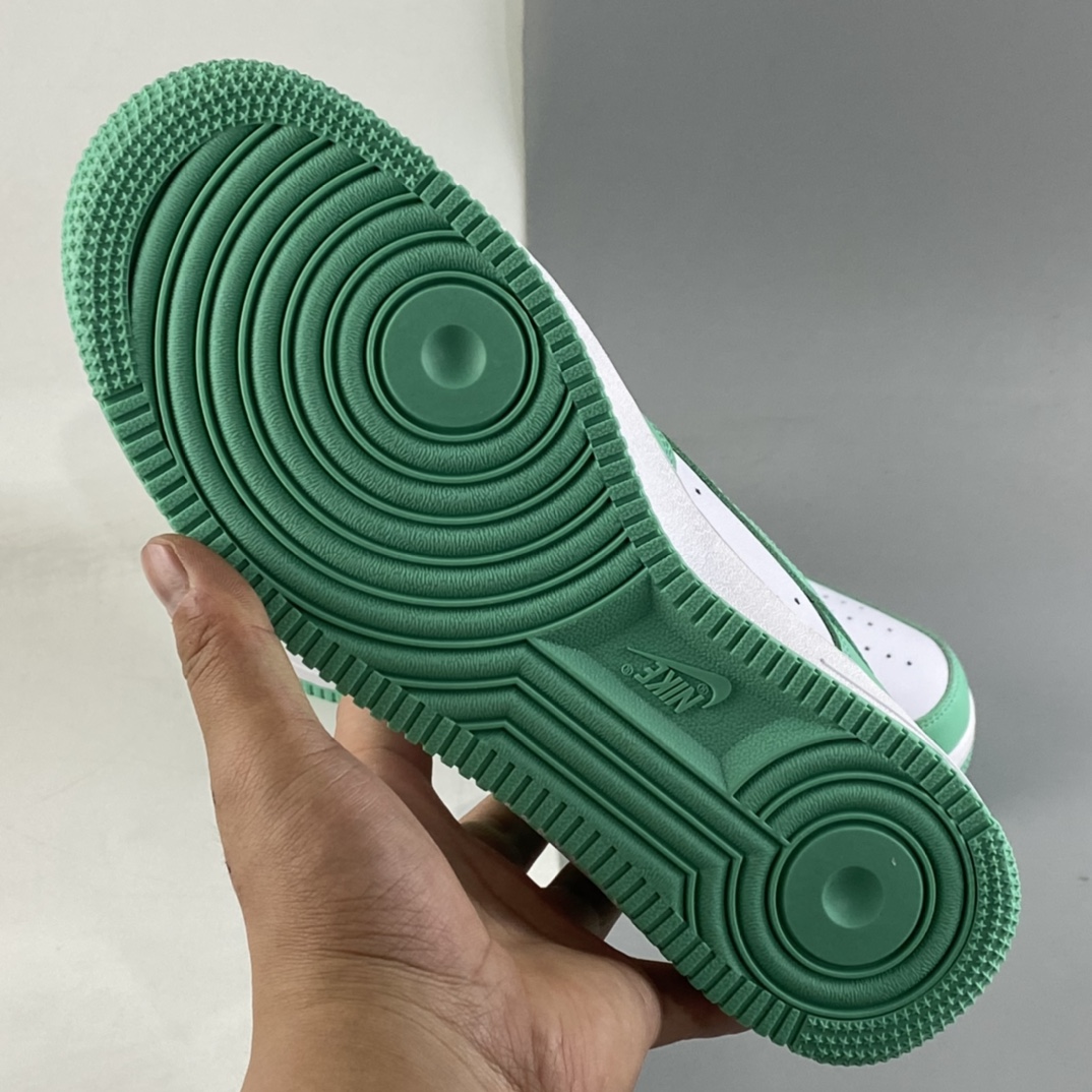 P240  Nk Air Force 1’07 Low  空军一号低帮运动休闲板鞋 BS8871-104