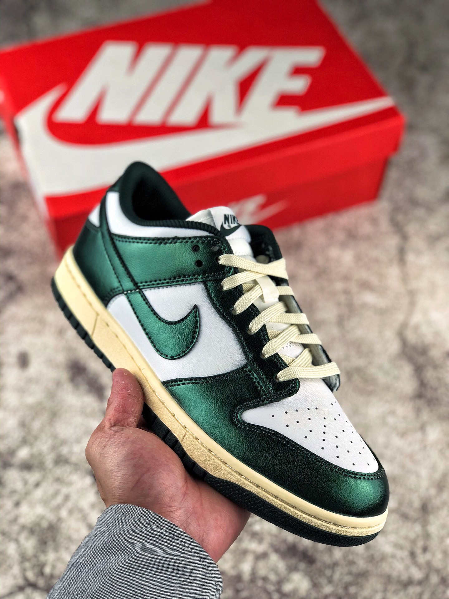 本地自取 终端放货
NK Dunk Low 