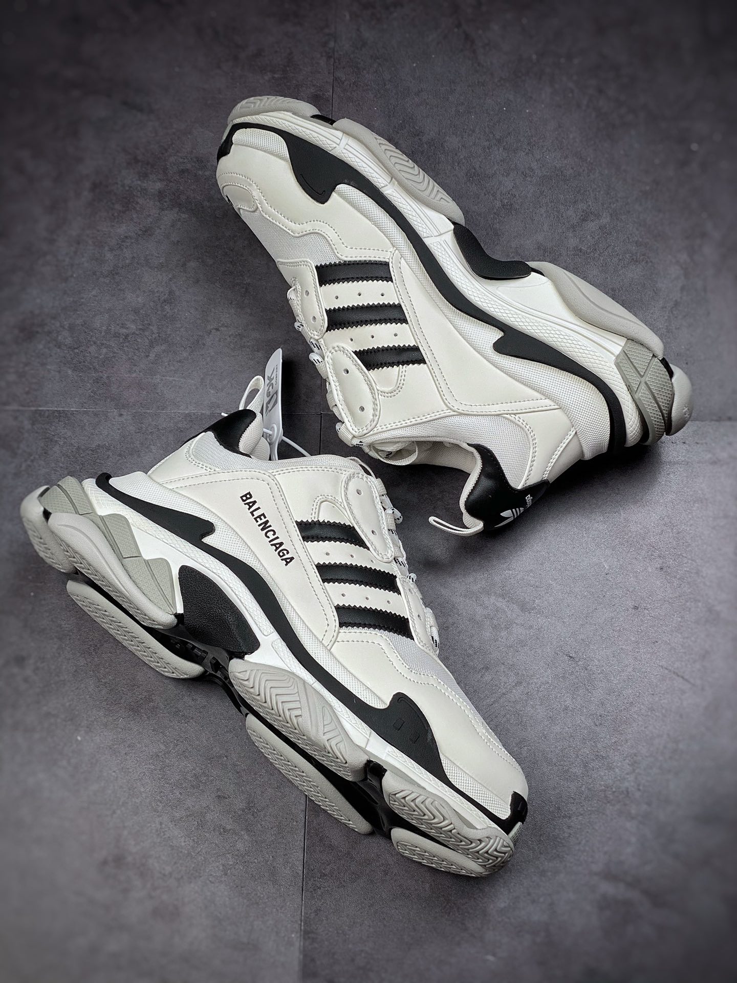 560 巴黎世家X阿迪达斯 1.0原底八层组合 距离adidas x GUCCI联名公布-莆田鞋,莆田鞋货源,高仿鞋,高仿鞋货源,安福档口,莆田高仿鞋,莆田鞋批发,高仿鞋批发,莆田高仿运动鞋,高仿运动鞋,莆田运动鞋 560 巴黎世家X阿迪达斯 1.0原底八层组合 距离adidas x GUCCI联名公布