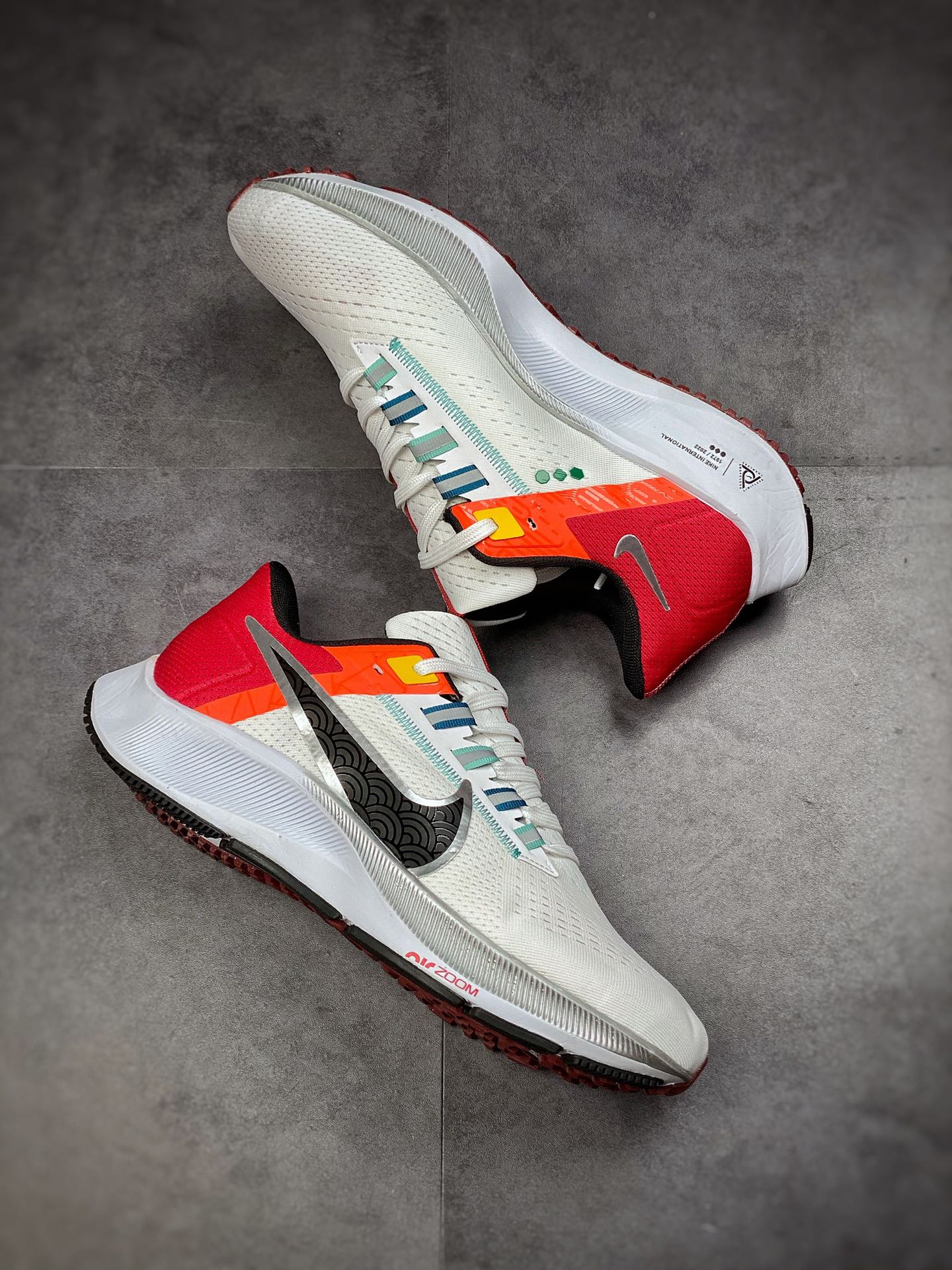 160  Nike Air Zoom Pegasus 38 登月38代网面透气跑鞋/白黑酒红DQ4499-101