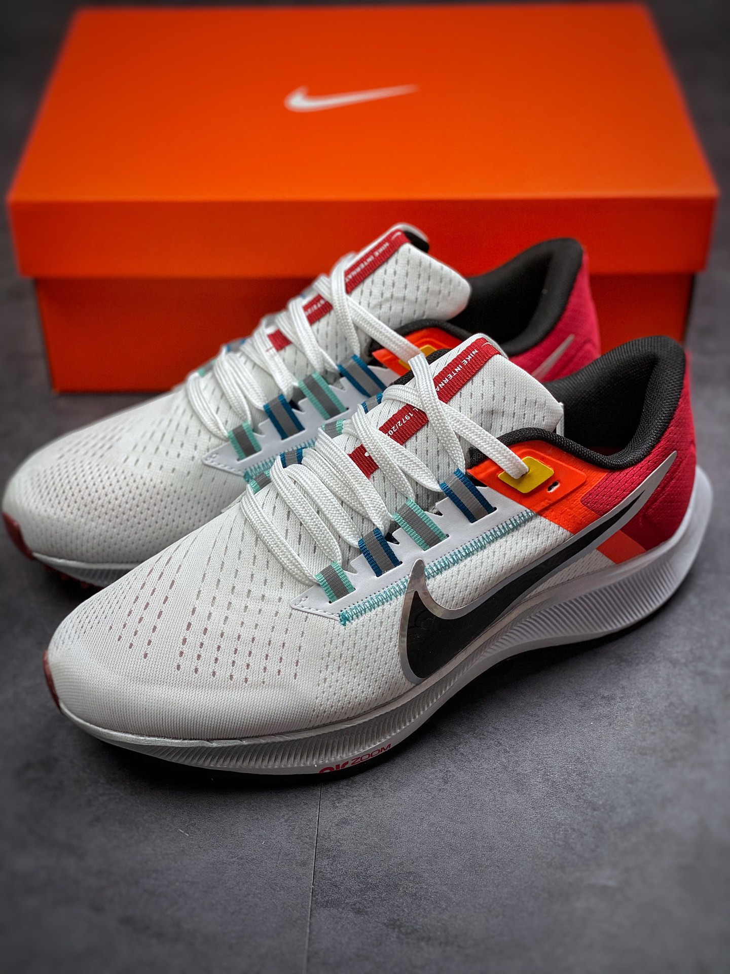 160  Nike Air Zoom Pegasus 38 登月38代网面透气跑鞋/白黑酒红DQ4499-101