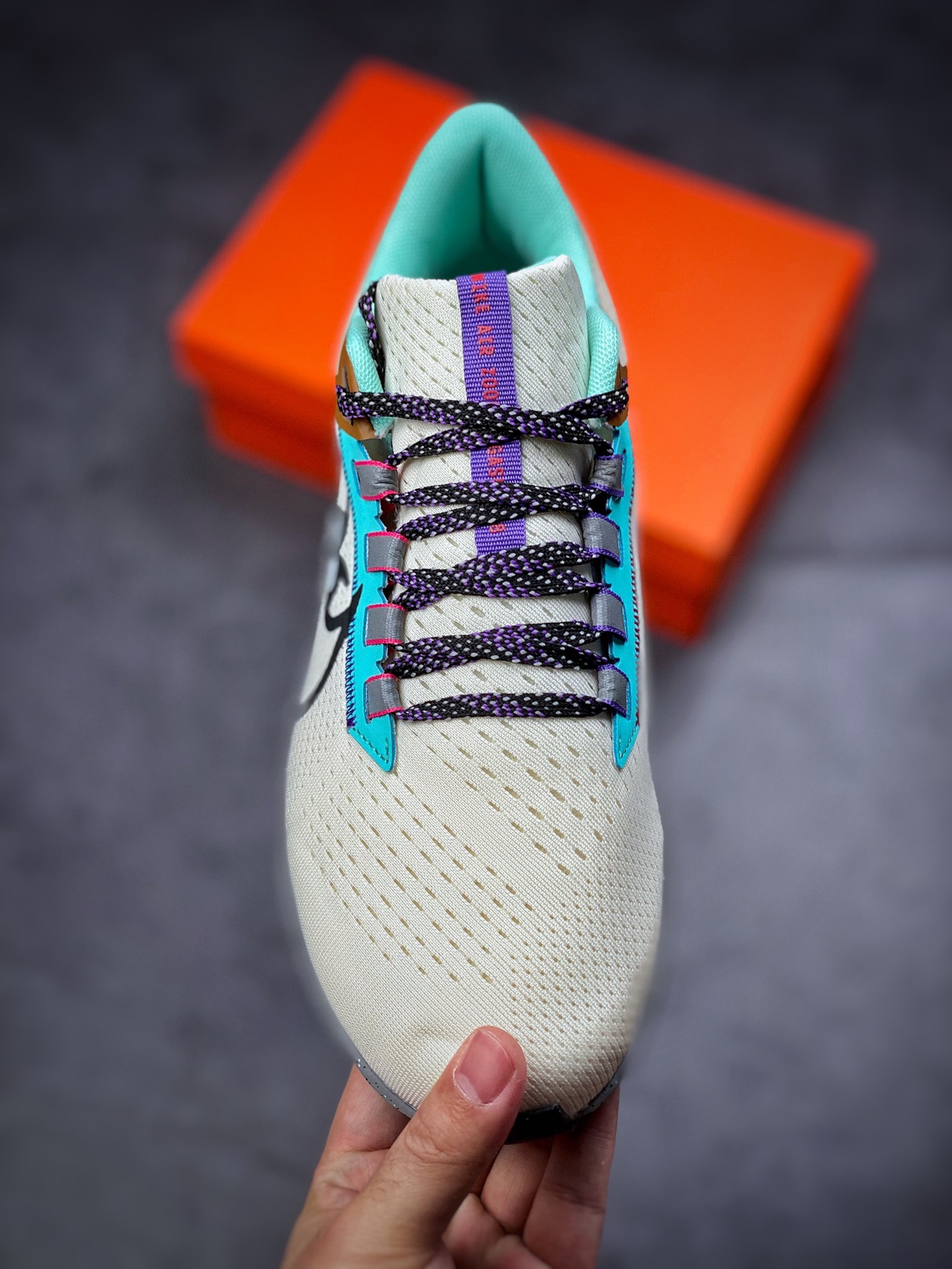 160  Nike Air Zoom Pegasus 38 登月38代网面透气跑鞋/灰绿卡其DO2337-100