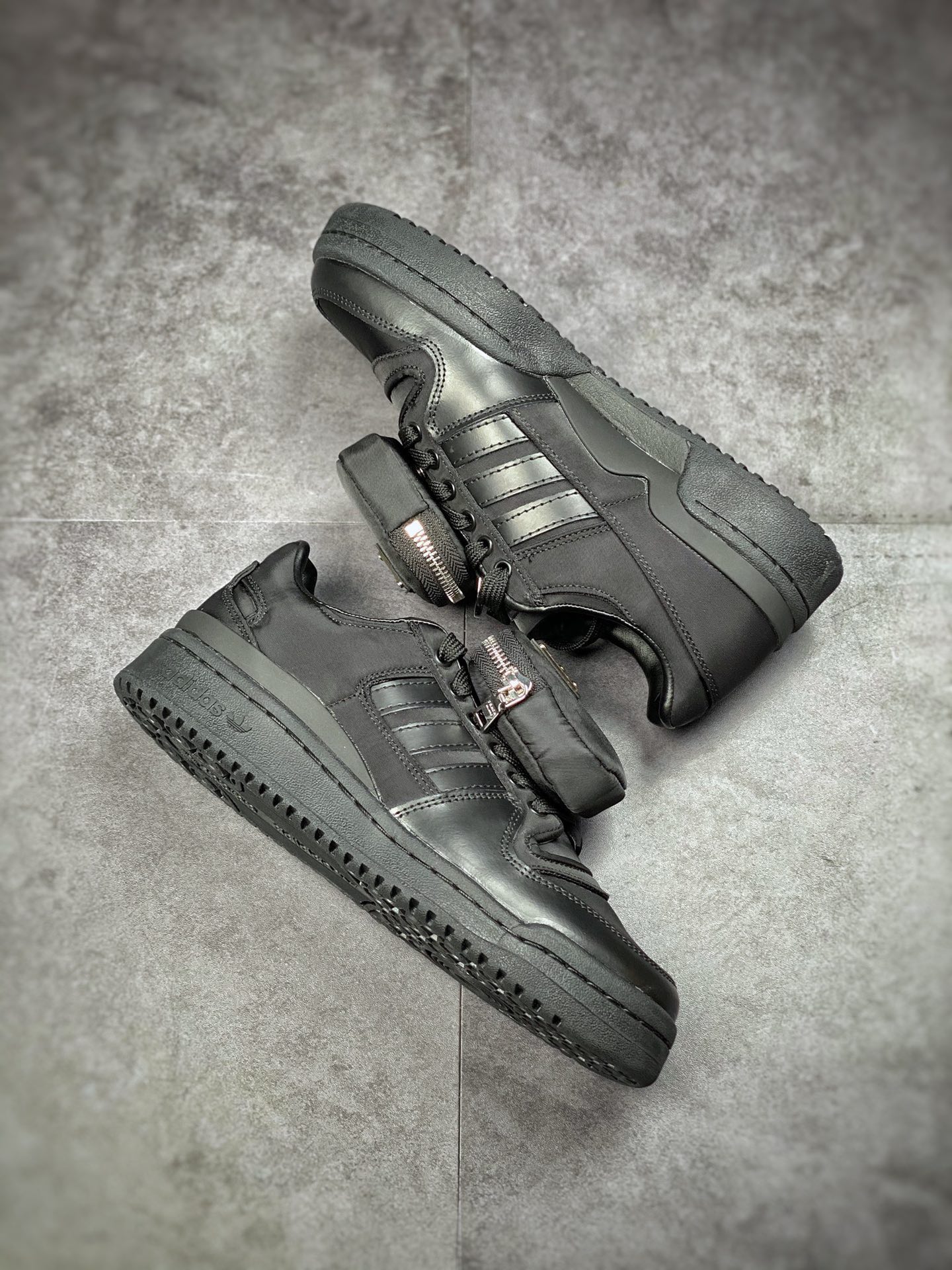 240 Prada x Adidas Originals Forum Low ”Re-Nylon” 普拉达联名时尚休闲板鞋GY7043-莆田鞋,莆田鞋货源,高仿鞋,高仿鞋货源,安福档口,莆田高仿鞋,莆田鞋批发,高仿鞋批发,莆田高仿运动鞋,高仿运动鞋,莆田运动鞋 240 Prada x Adidas Originals Forum Low ”Re-Nylon” 普拉达联名时尚休闲板鞋GY7043