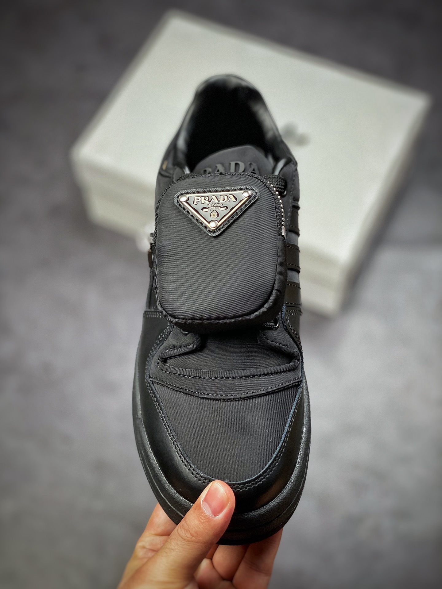 240 Prada x Adidas Originals Forum Low ”Re-Nylon” 普拉达联名时尚休闲板鞋GY7043-莆田鞋,莆田鞋货源,高仿鞋,高仿鞋货源,安福档口,莆田高仿鞋,莆田鞋批发,高仿鞋批发,莆田高仿运动鞋,高仿运动鞋,莆田运动鞋 240 Prada x Adidas Originals Forum Low ”Re-Nylon” 普拉达联名时尚休闲板鞋GY7043