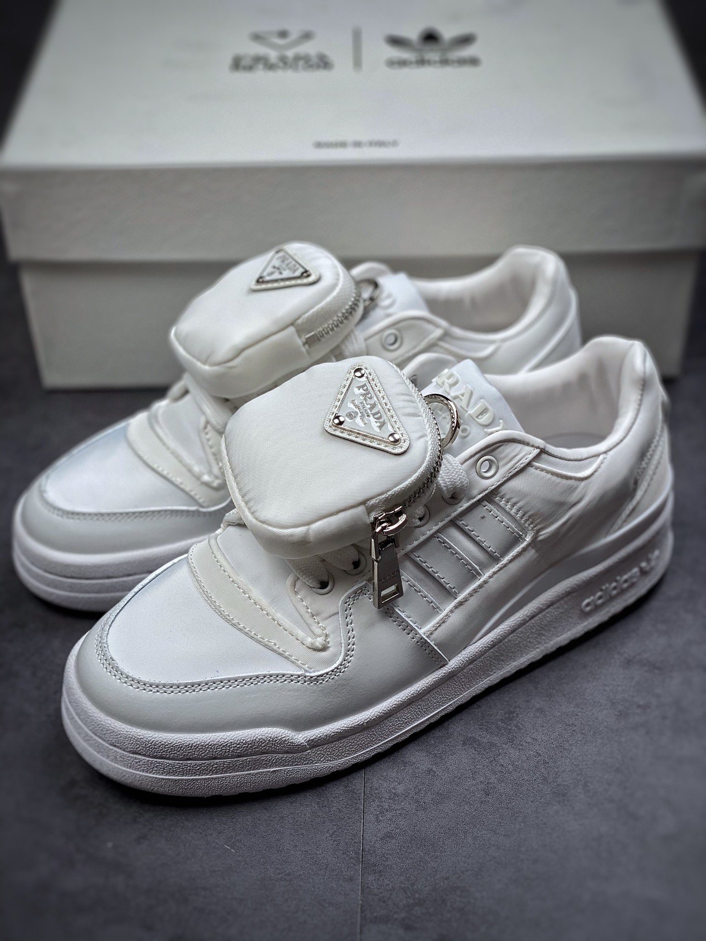 240 Prada x Adidas Originals Forum Low ”Re-Nylon” 普拉达联名时尚休闲板鞋GY7042-莆田鞋,莆田鞋货源,高仿鞋,高仿鞋货源,安福档口,莆田高仿鞋,莆田鞋批发,高仿鞋批发,莆田高仿运动鞋,高仿运动鞋,莆田运动鞋 240 Prada x Adidas Originals Forum Low ”Re-Nylon” 普拉达联名时尚休闲板鞋GY7042