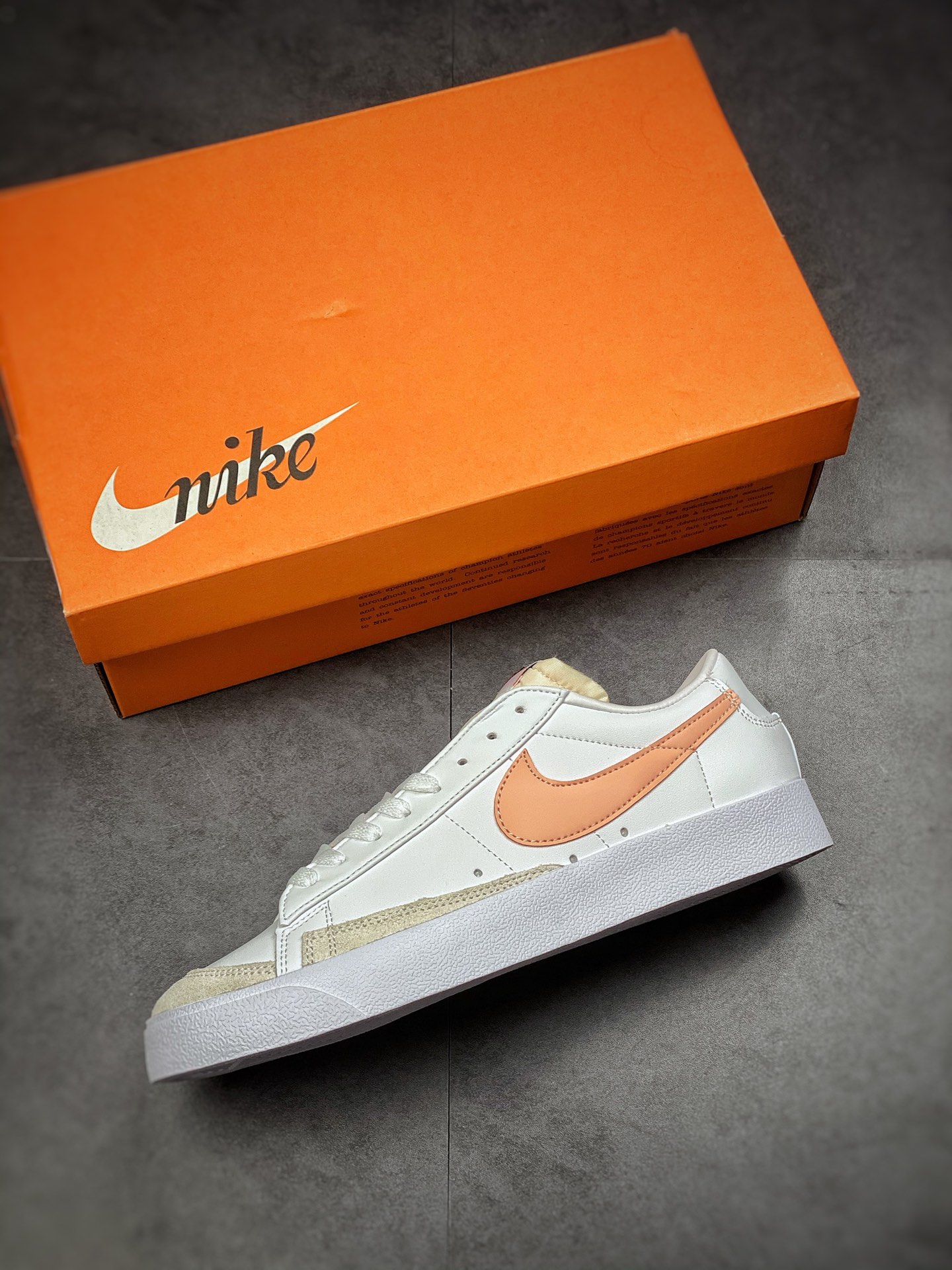 140  Nike Blazer Low Platform 白粉 此款运动鞋重现低调风格DJ0292-103